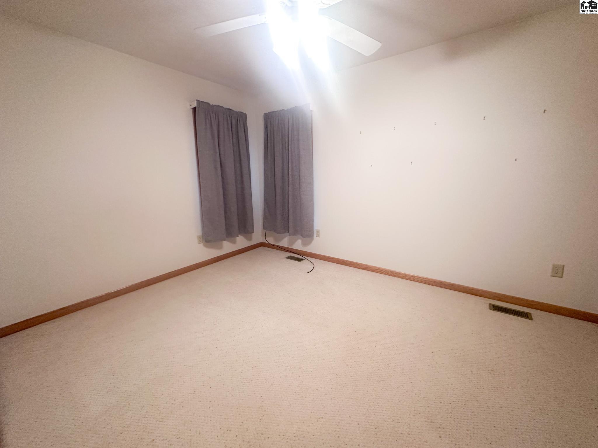 1114 W Hoover Road Kingman KS 67068