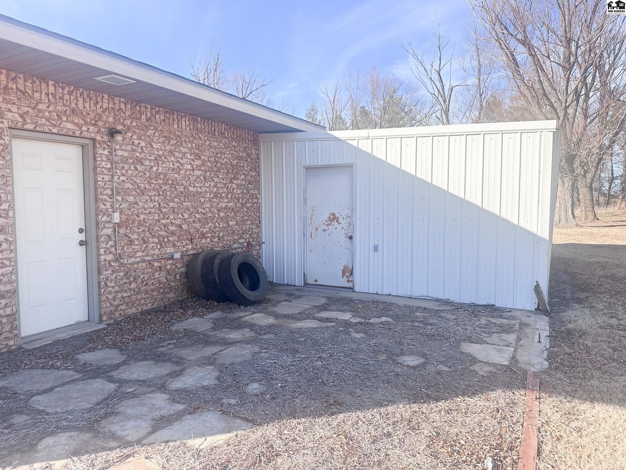 1114 W Hoover Road Kingman KS 67068