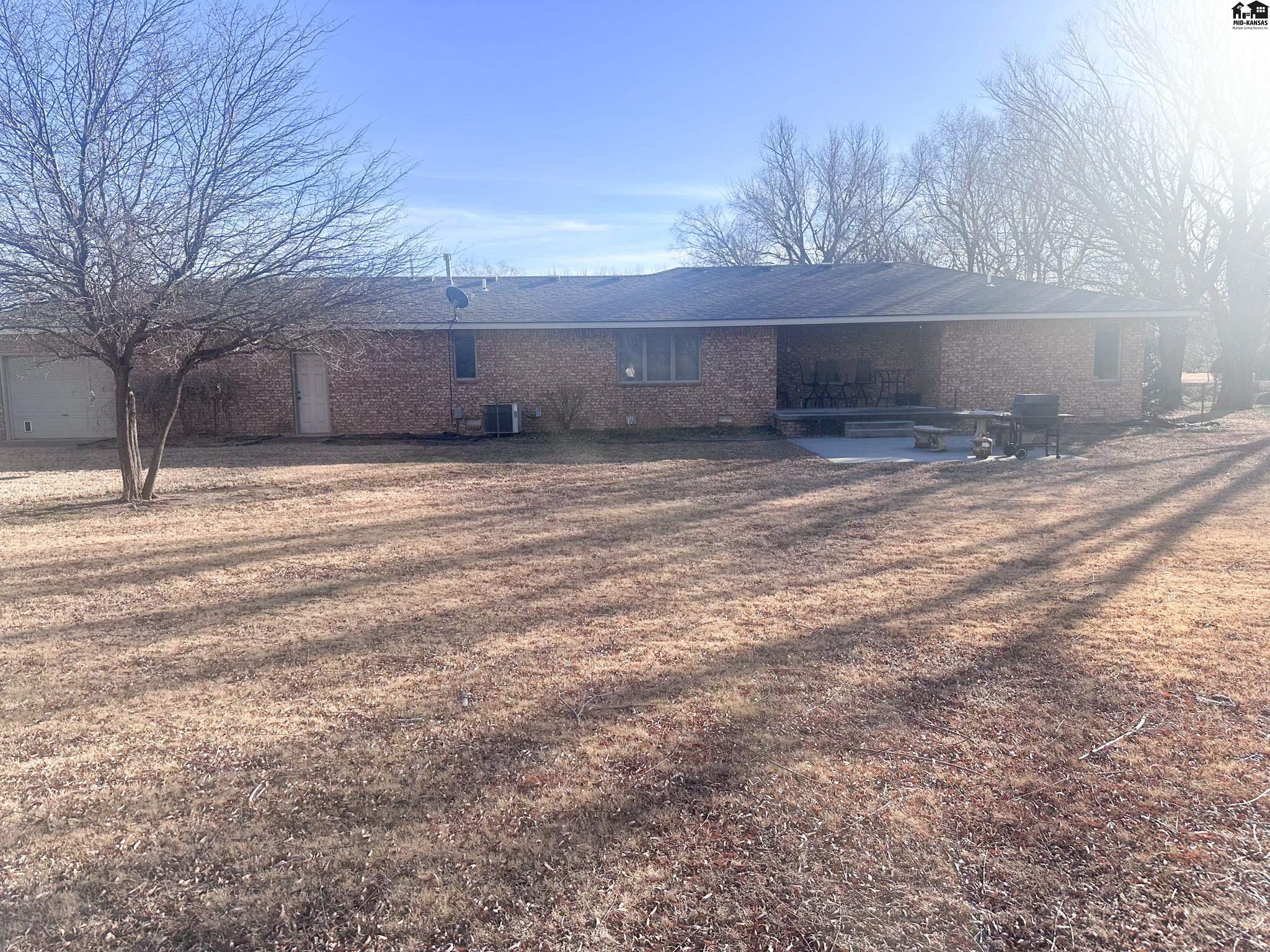 1114 W Hoover Road Kingman KS 67068