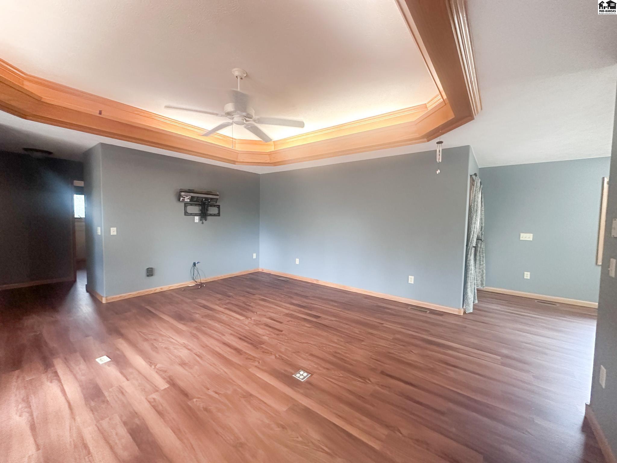 1114 W Hoover Road Kingman KS 67068