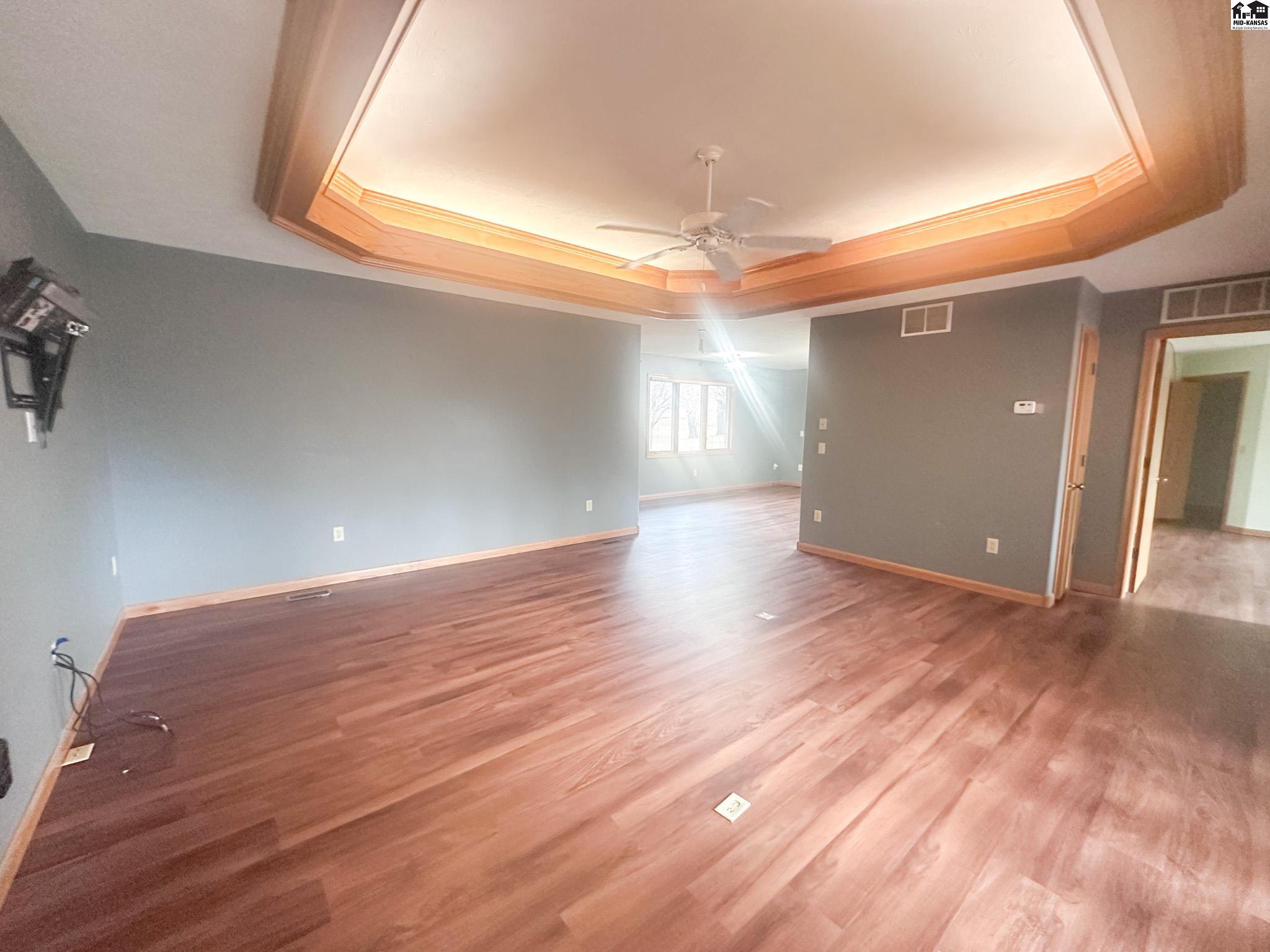 1114 W Hoover Road Kingman KS 67068