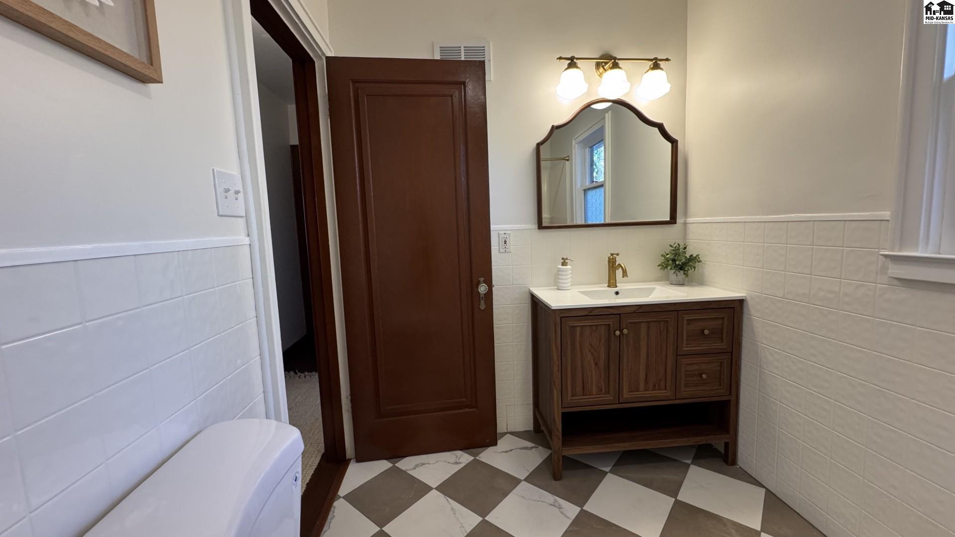 1201 N. Monroe Hutchinson KS 67501