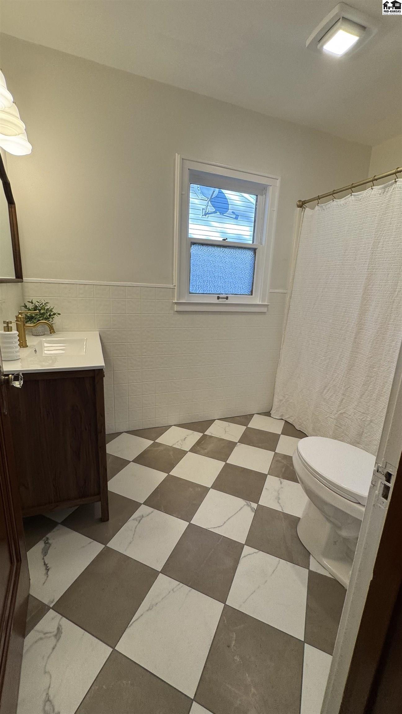 1201 N. Monroe Hutchinson KS 67501