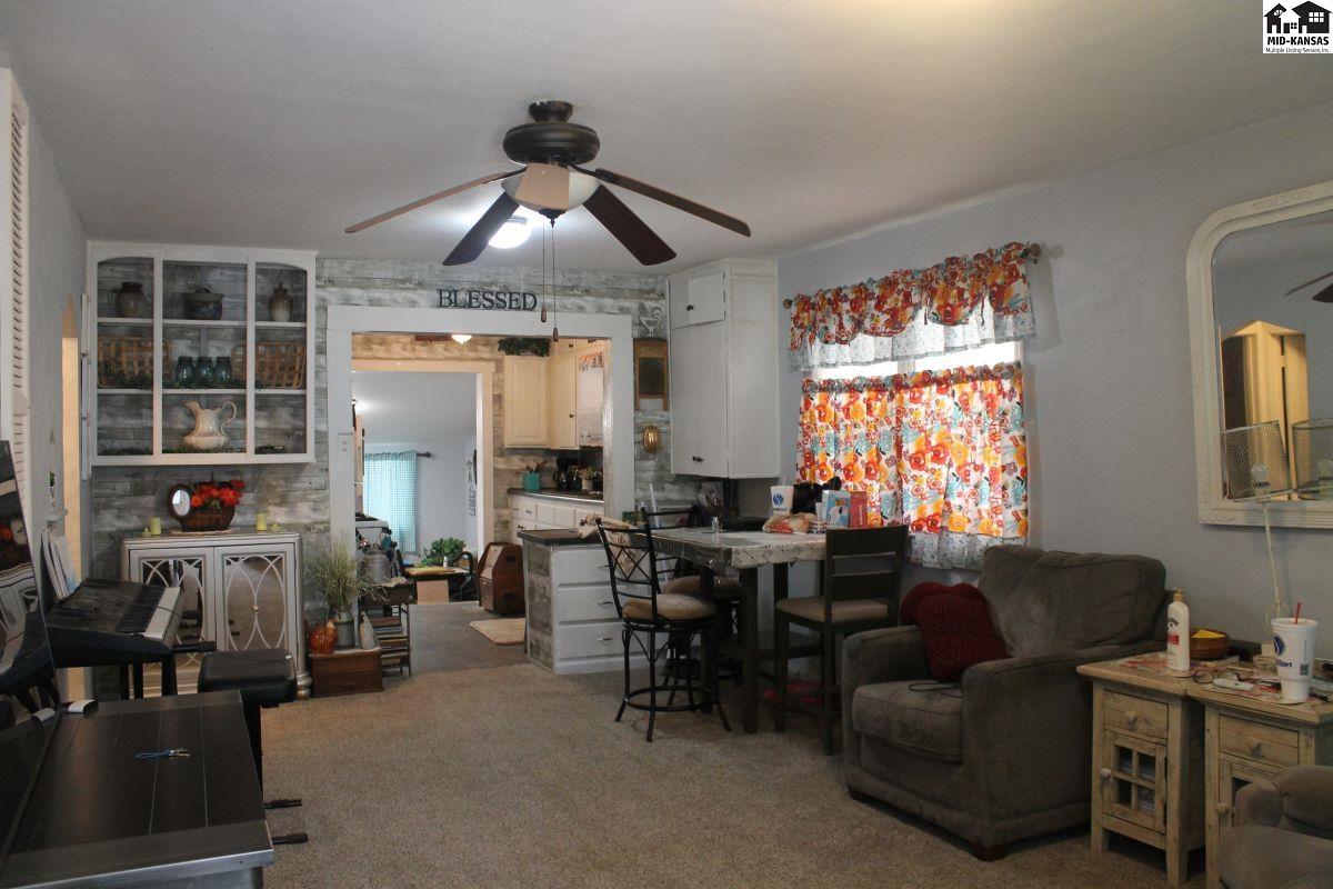 812 E 6th Avenue Hutchinson KS 67501