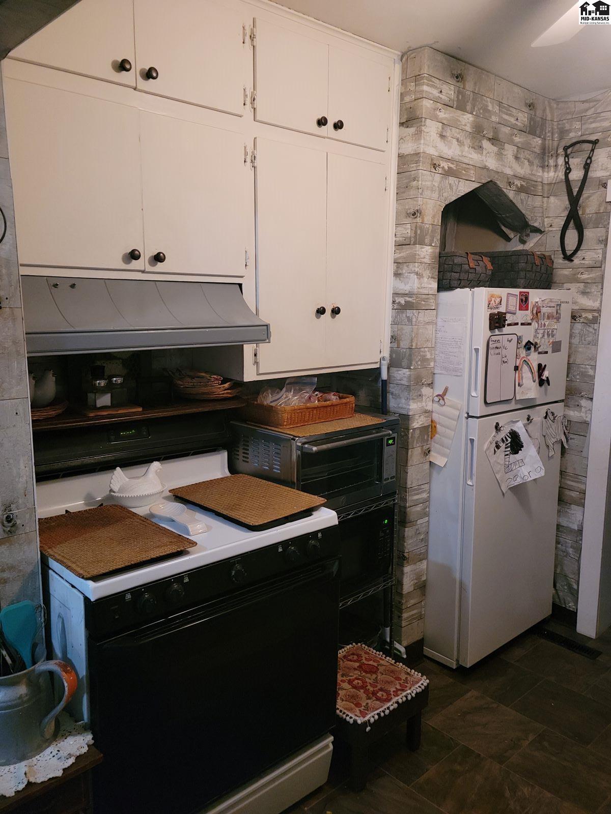 812 E 6th Avenue Hutchinson KS 67501