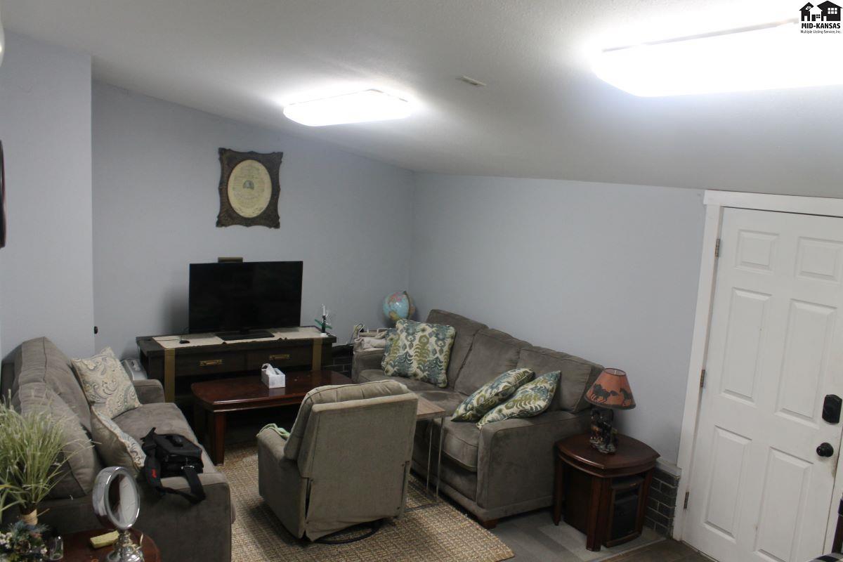 812 E 6th Avenue Hutchinson KS 67501