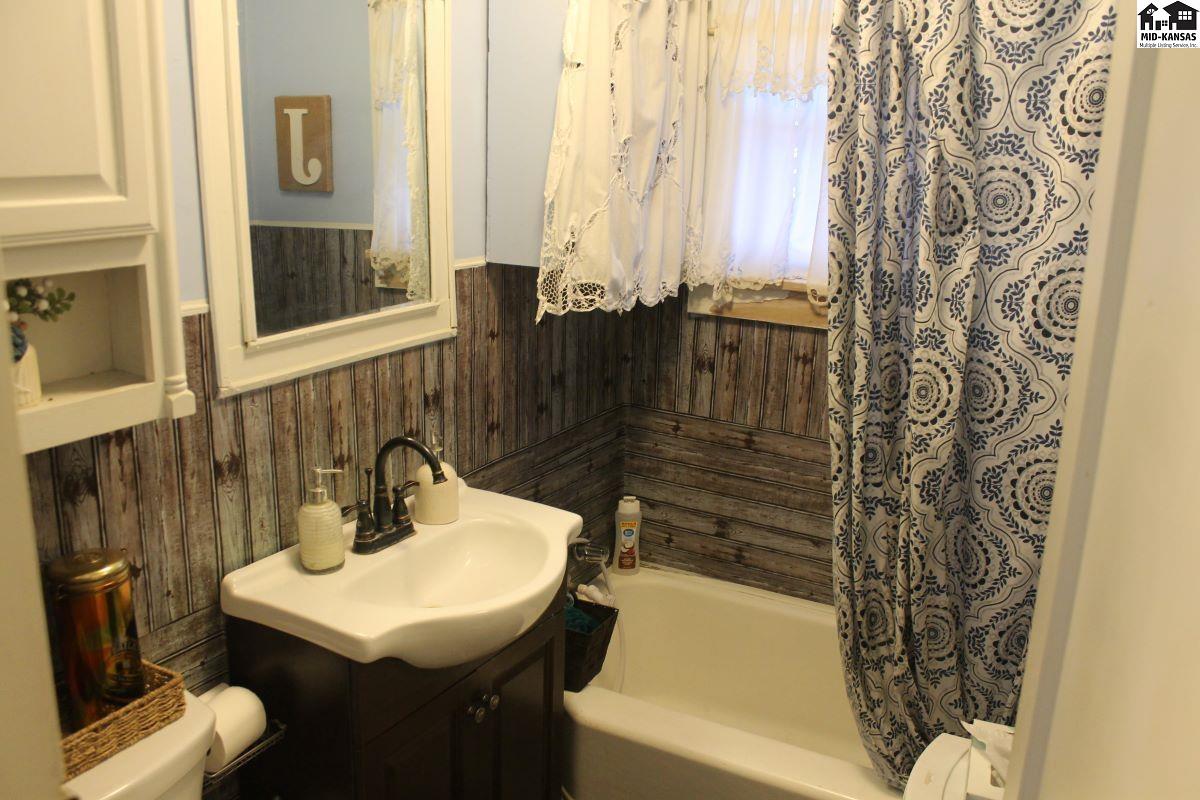 812 E 6th Avenue Hutchinson KS 67501