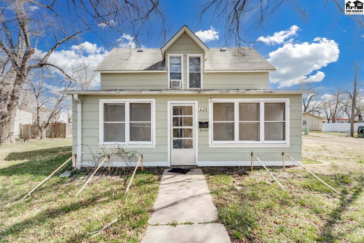 624 N Jackson Street Hutchinson KS 67501