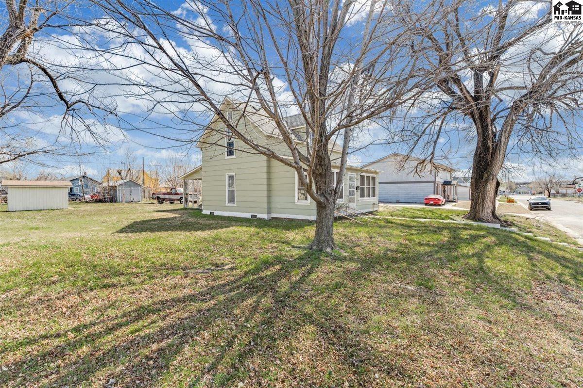 624 N Jackson Street Hutchinson KS 67501