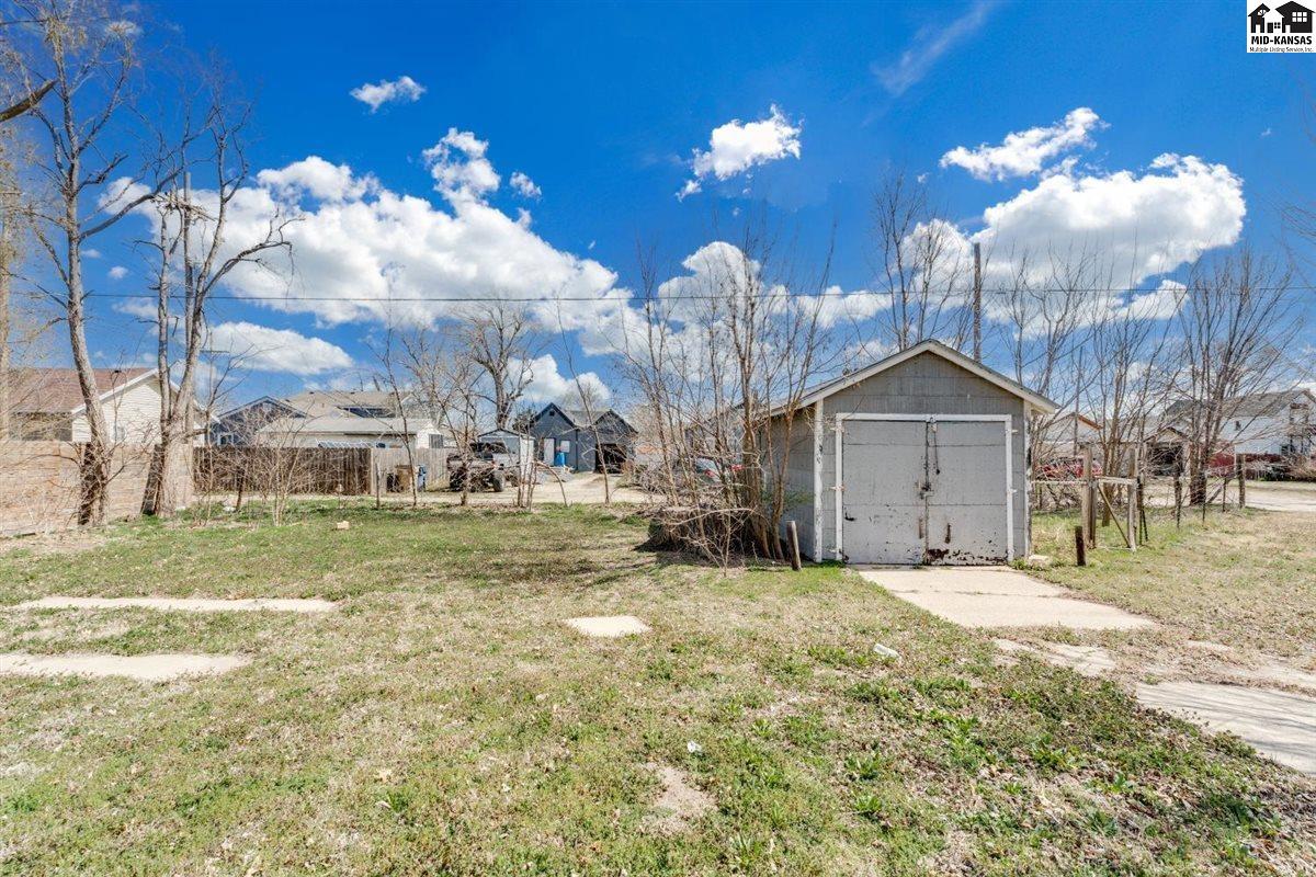 624 N Jackson Street Hutchinson KS 67501