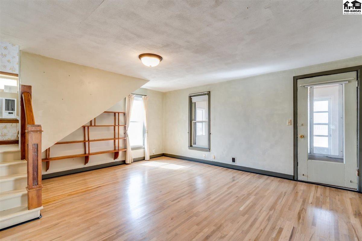 624 N Jackson Street Hutchinson KS 67501