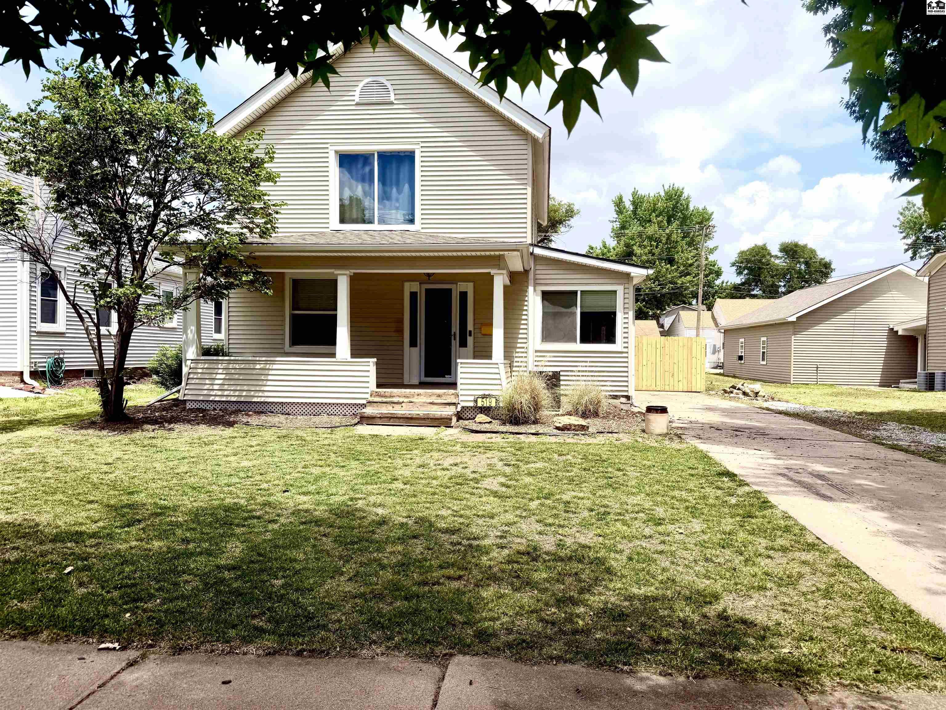 519 E Eliazabeth Mcpherson KS 67460