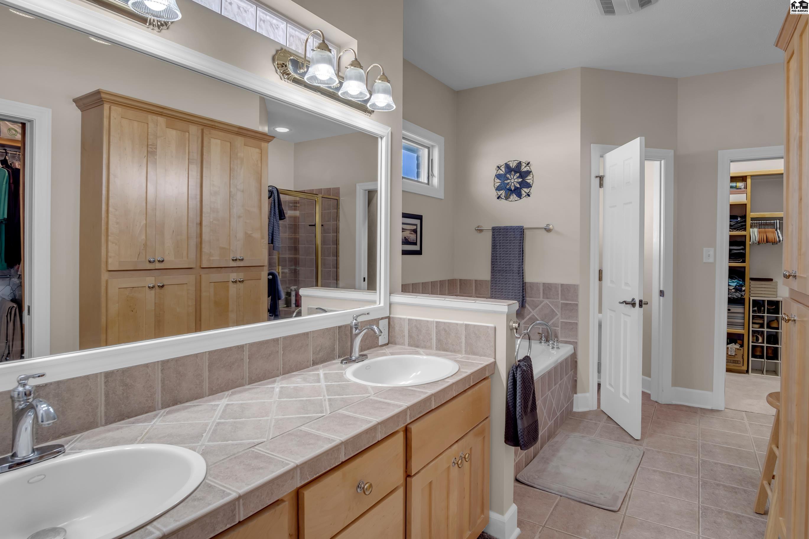 806 Woodthrush Drive Mcpherson KS 67460