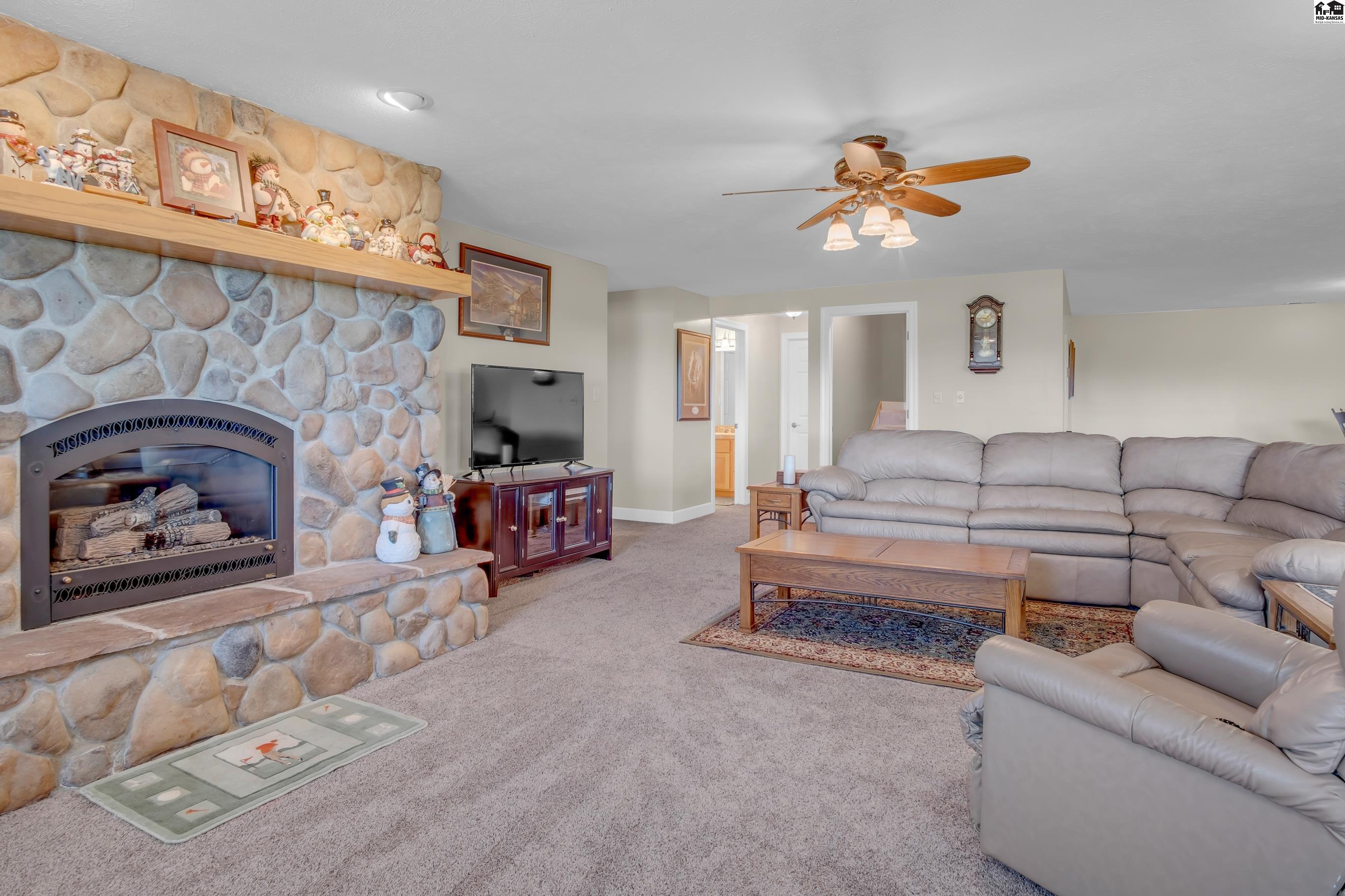 806 Woodthrush Drive Mcpherson KS 67460