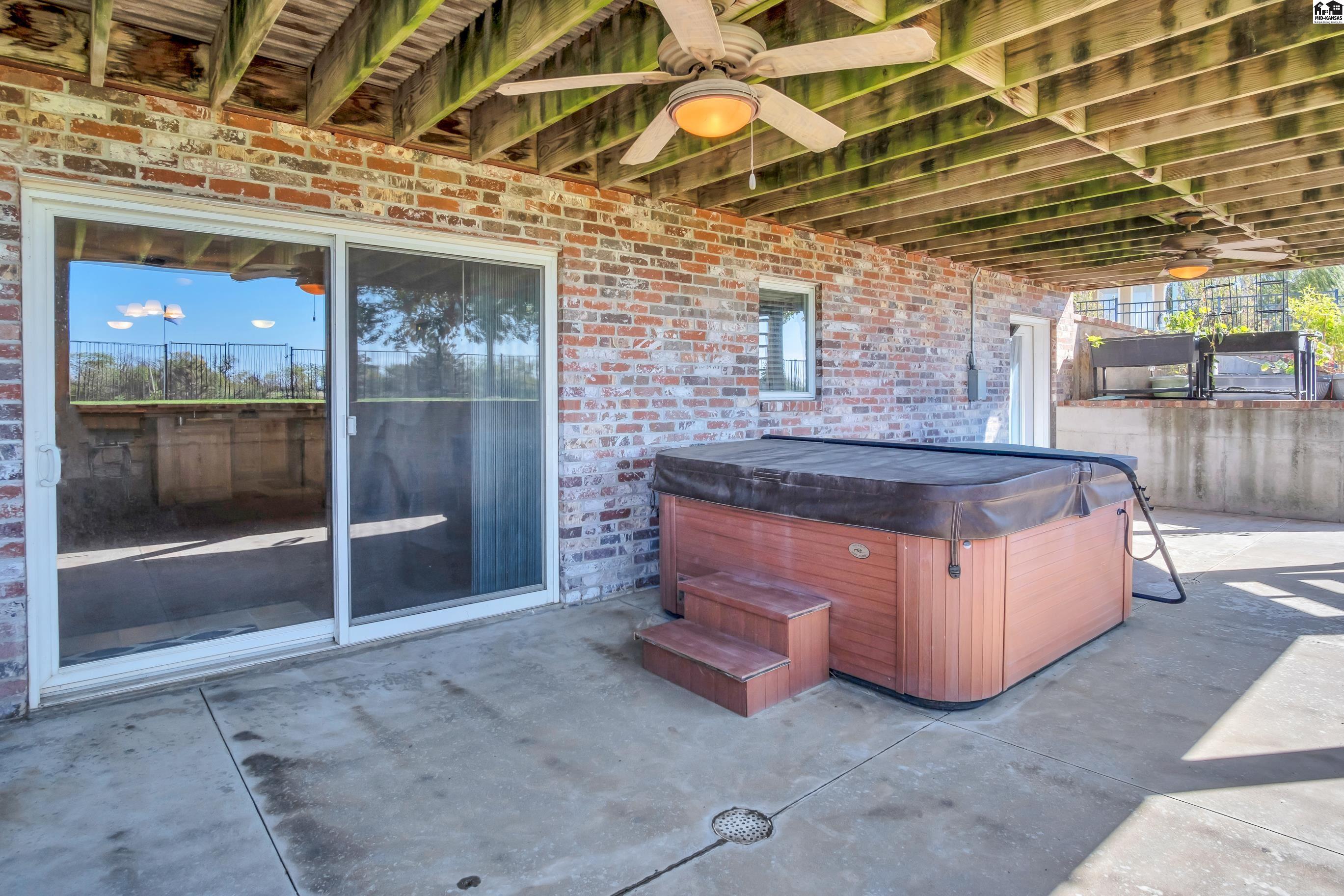 806 Woodthrush Drive Mcpherson KS 67460