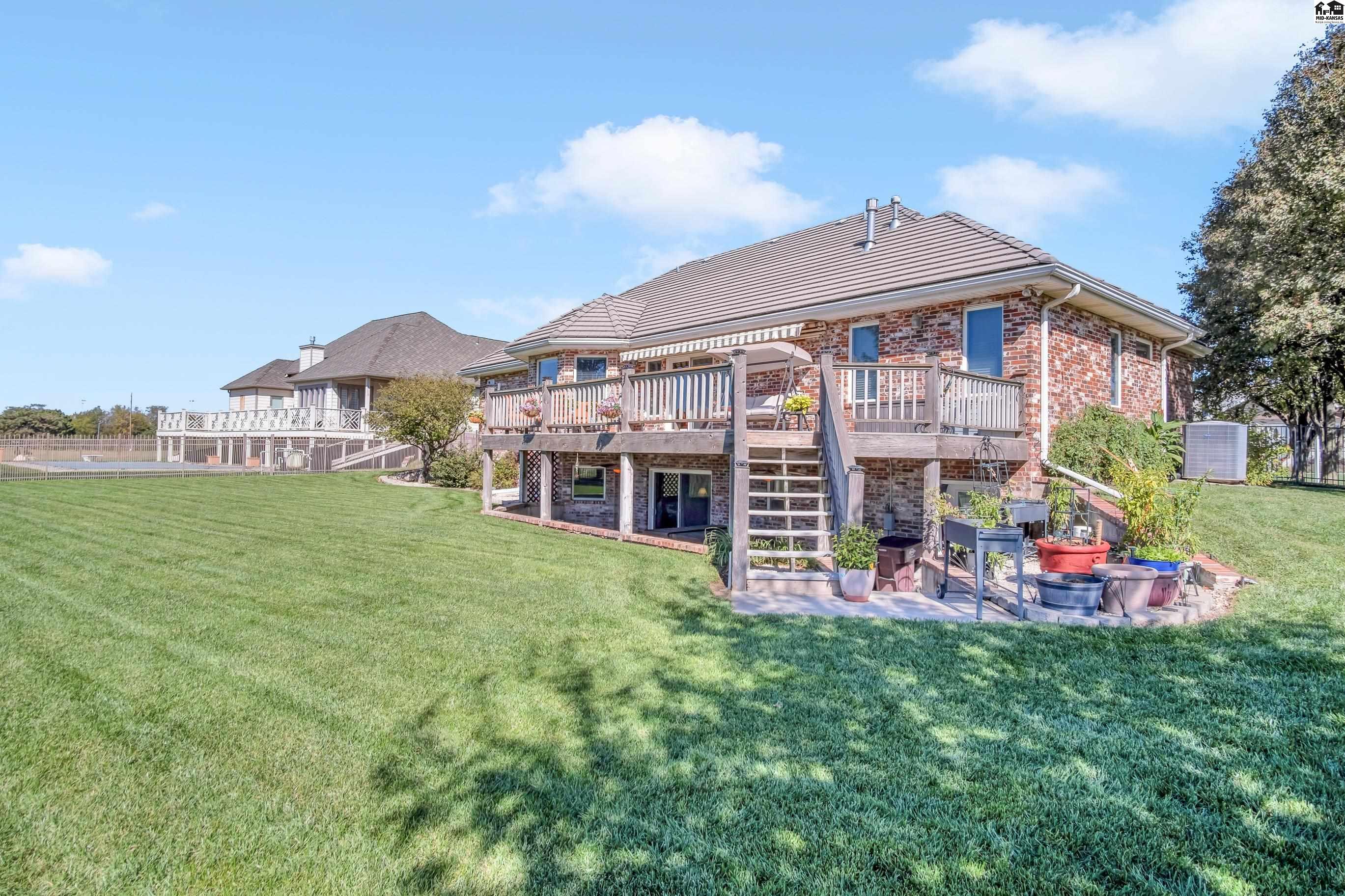 806 Woodthrush Drive Mcpherson KS 67460