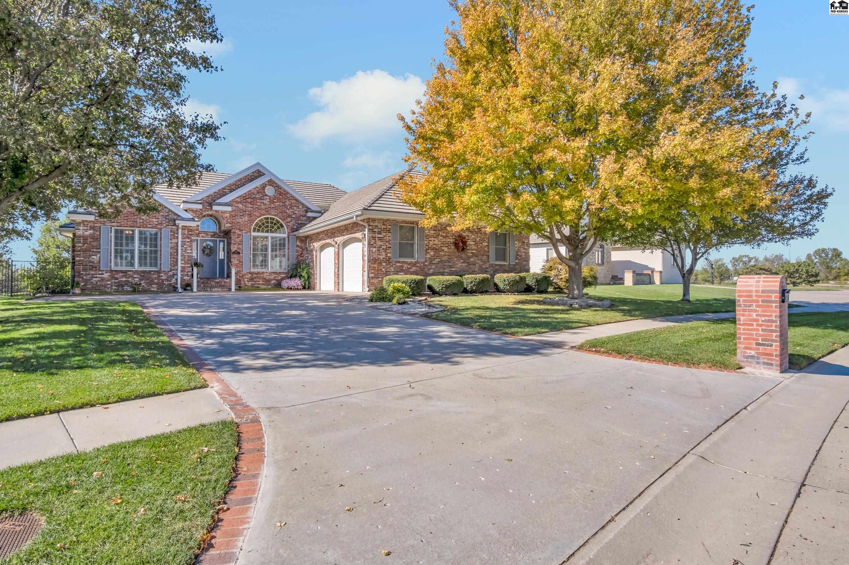 806 Woodthrush Drive Mcpherson KS 67460