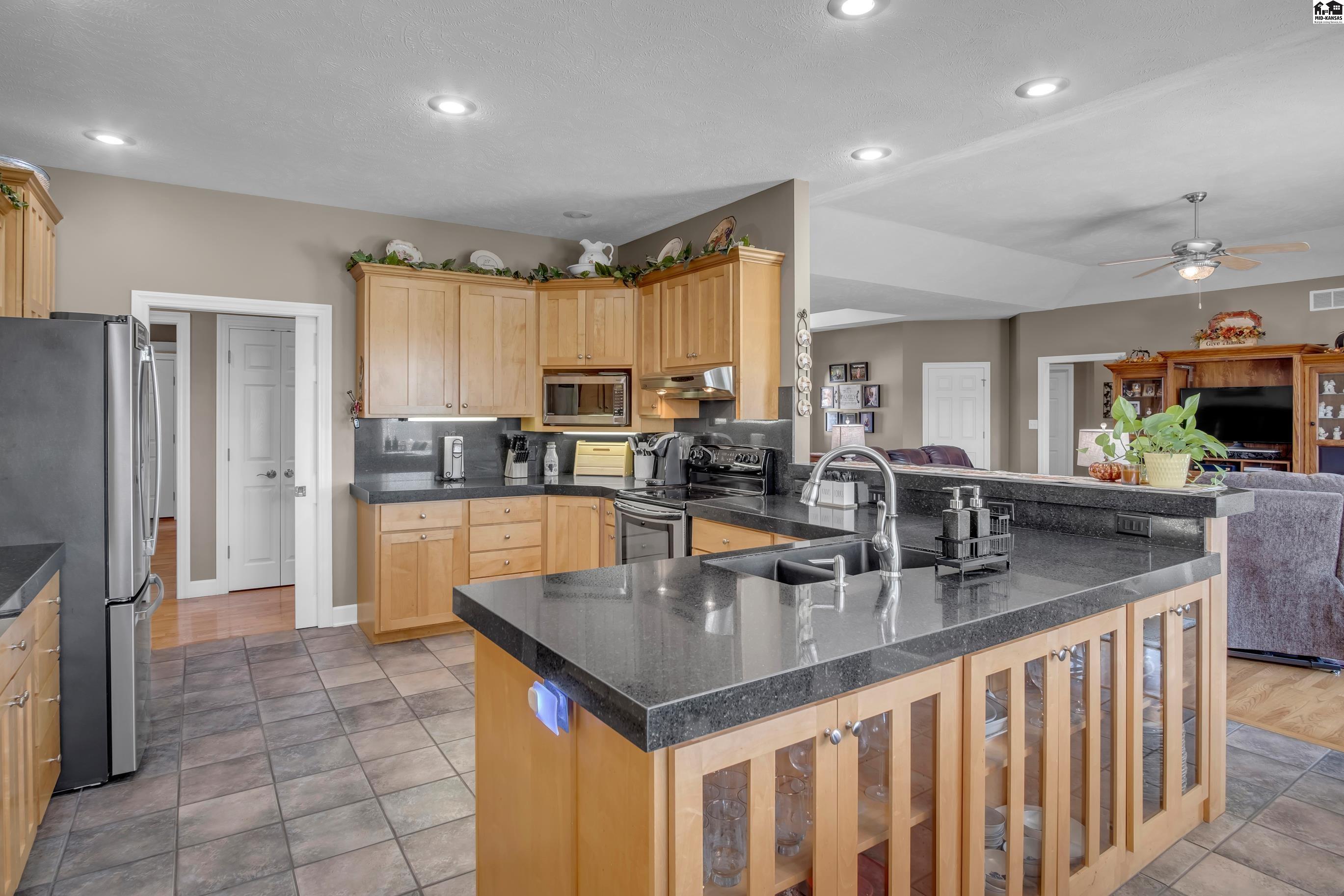 806 Woodthrush Drive Mcpherson KS 67460