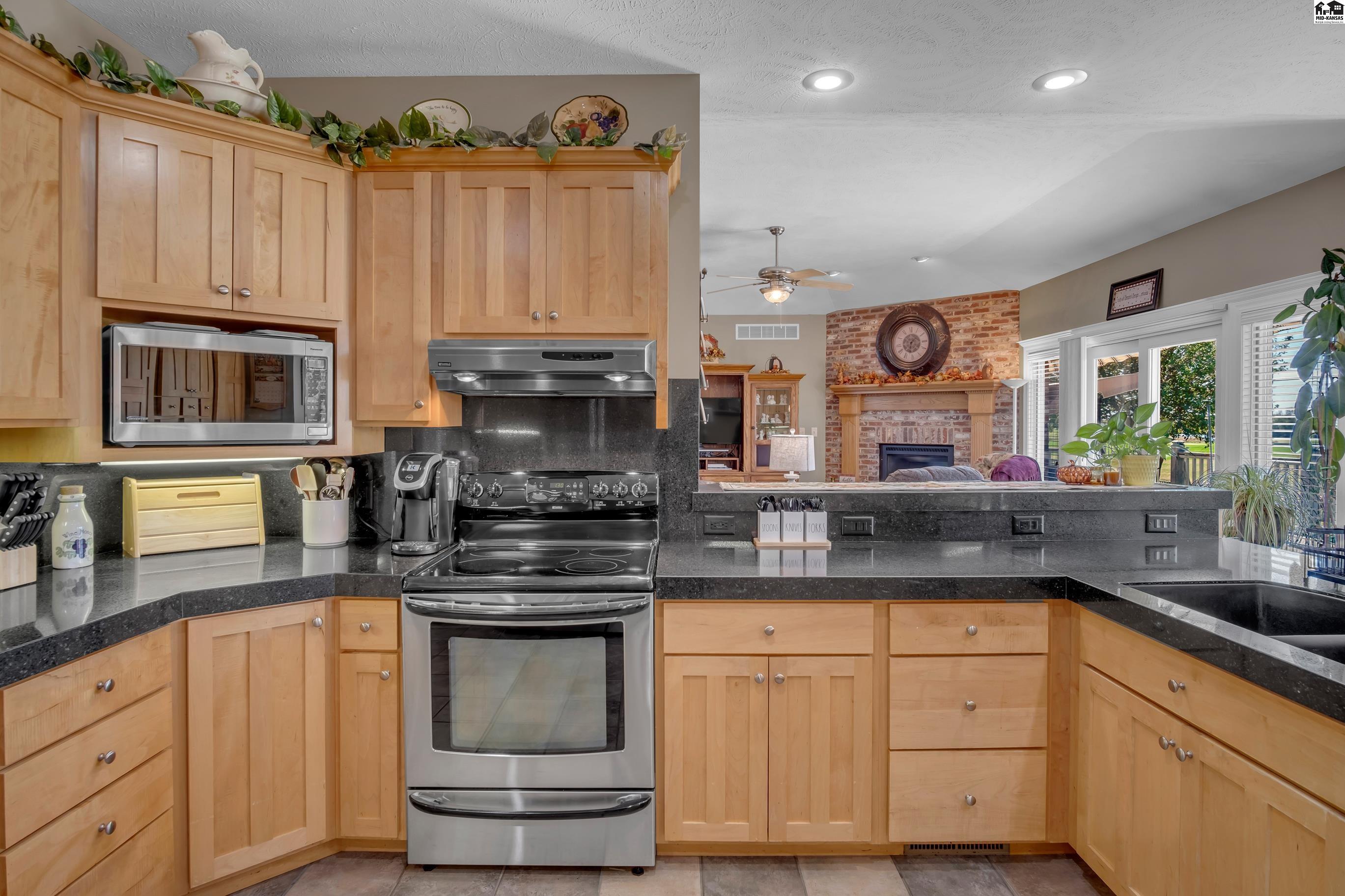 806 Woodthrush Drive Mcpherson KS 67460