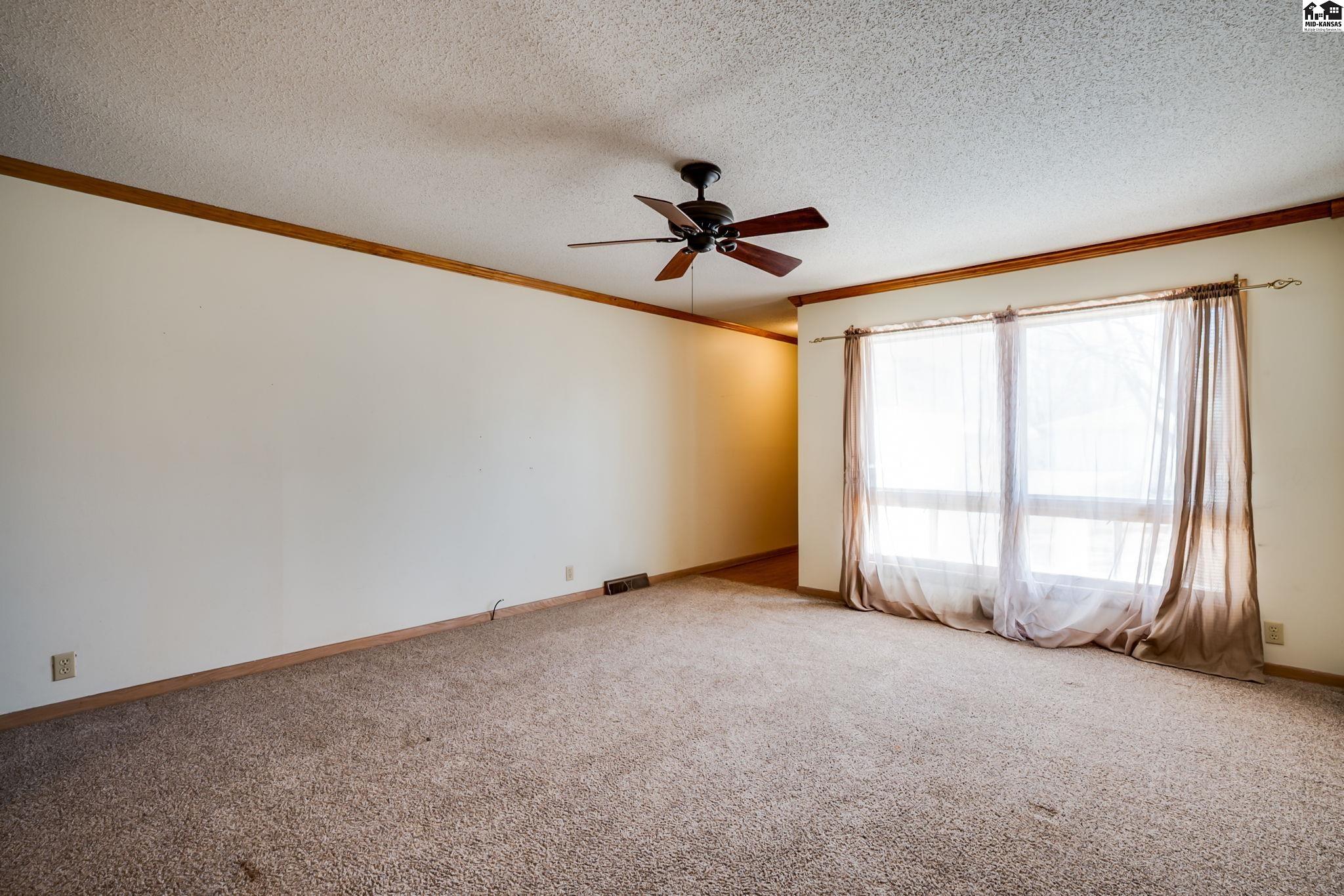 2207 N Tyler Street Hutchinson KS 67502