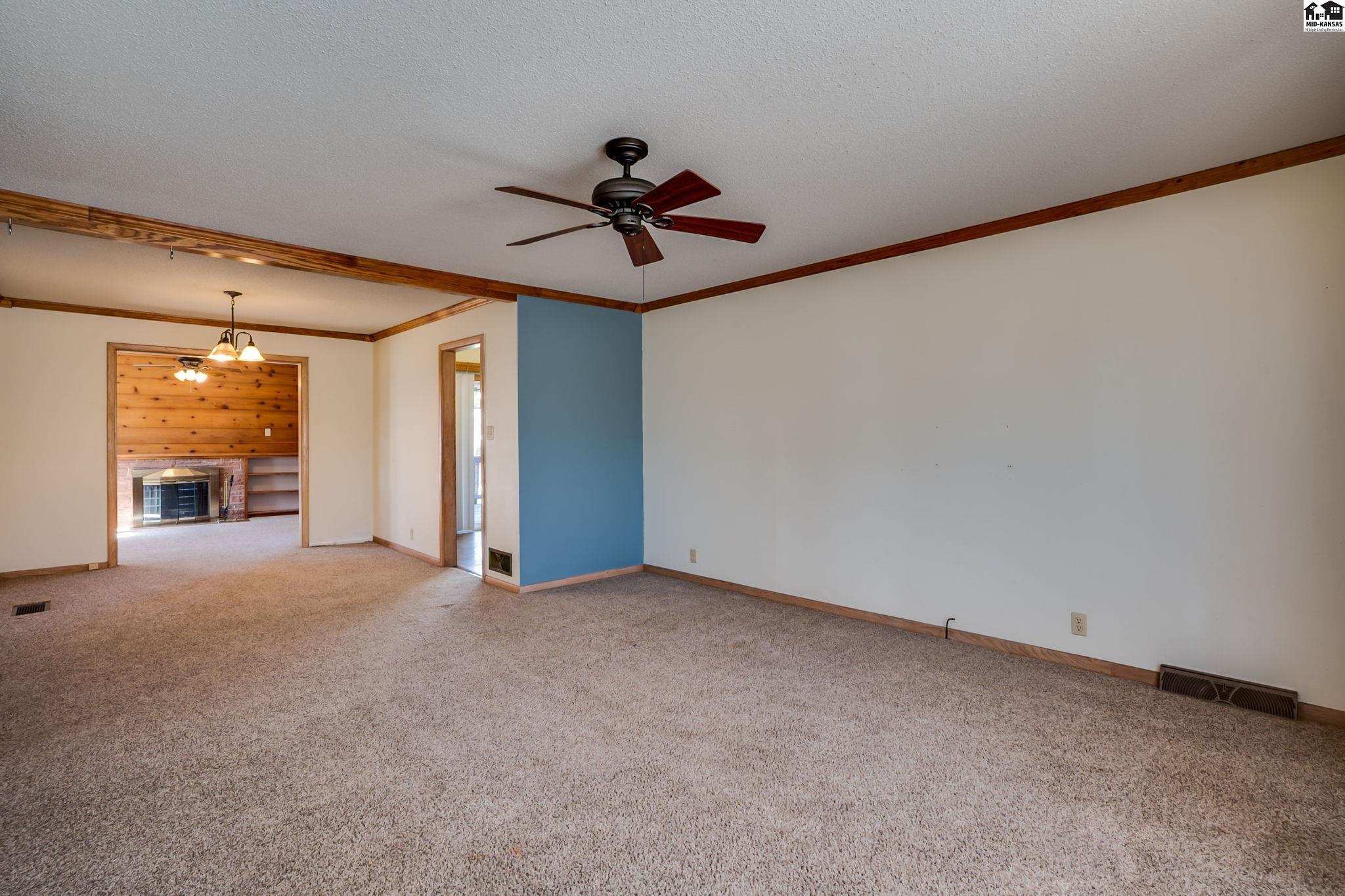 2207 N Tyler Street Hutchinson KS 67502