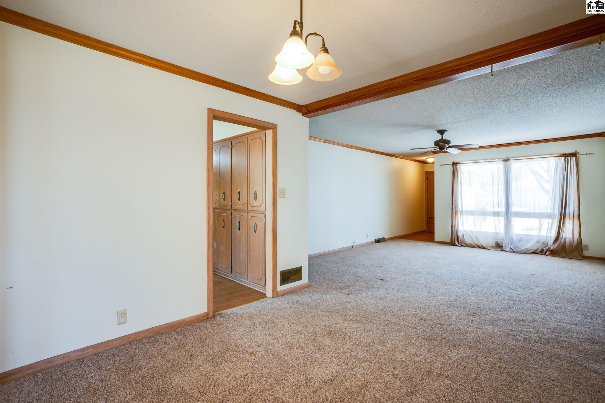 2207 N Tyler Street Hutchinson KS 67502