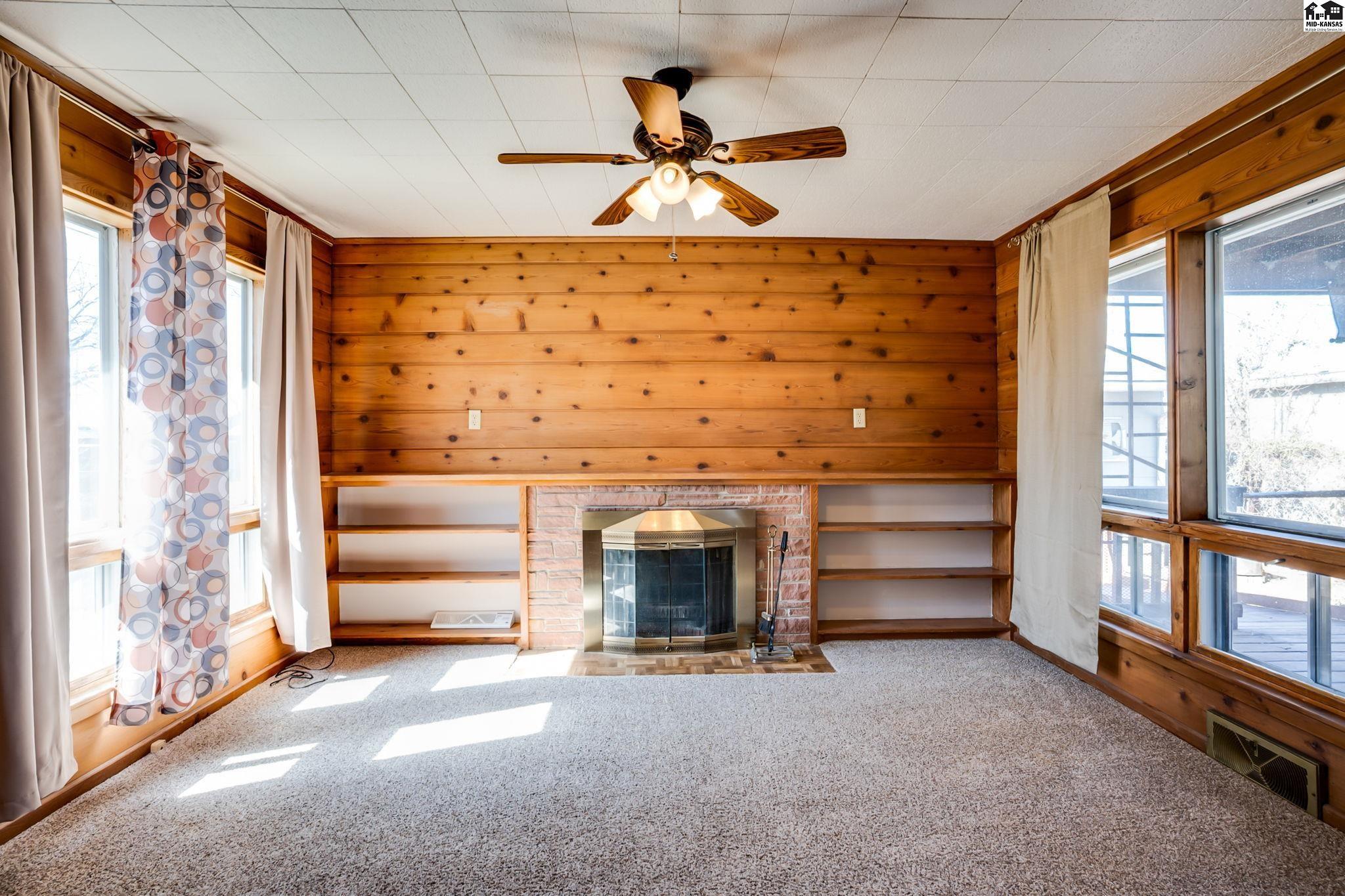 2207 N Tyler Street Hutchinson KS 67502