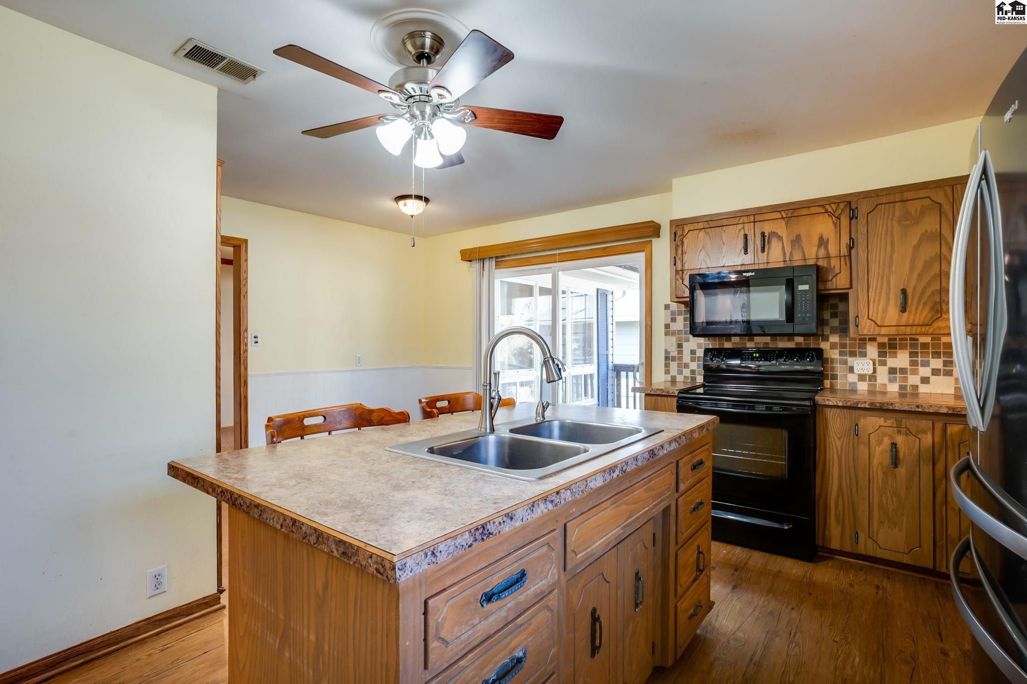 2207 N Tyler Street Hutchinson KS 67502