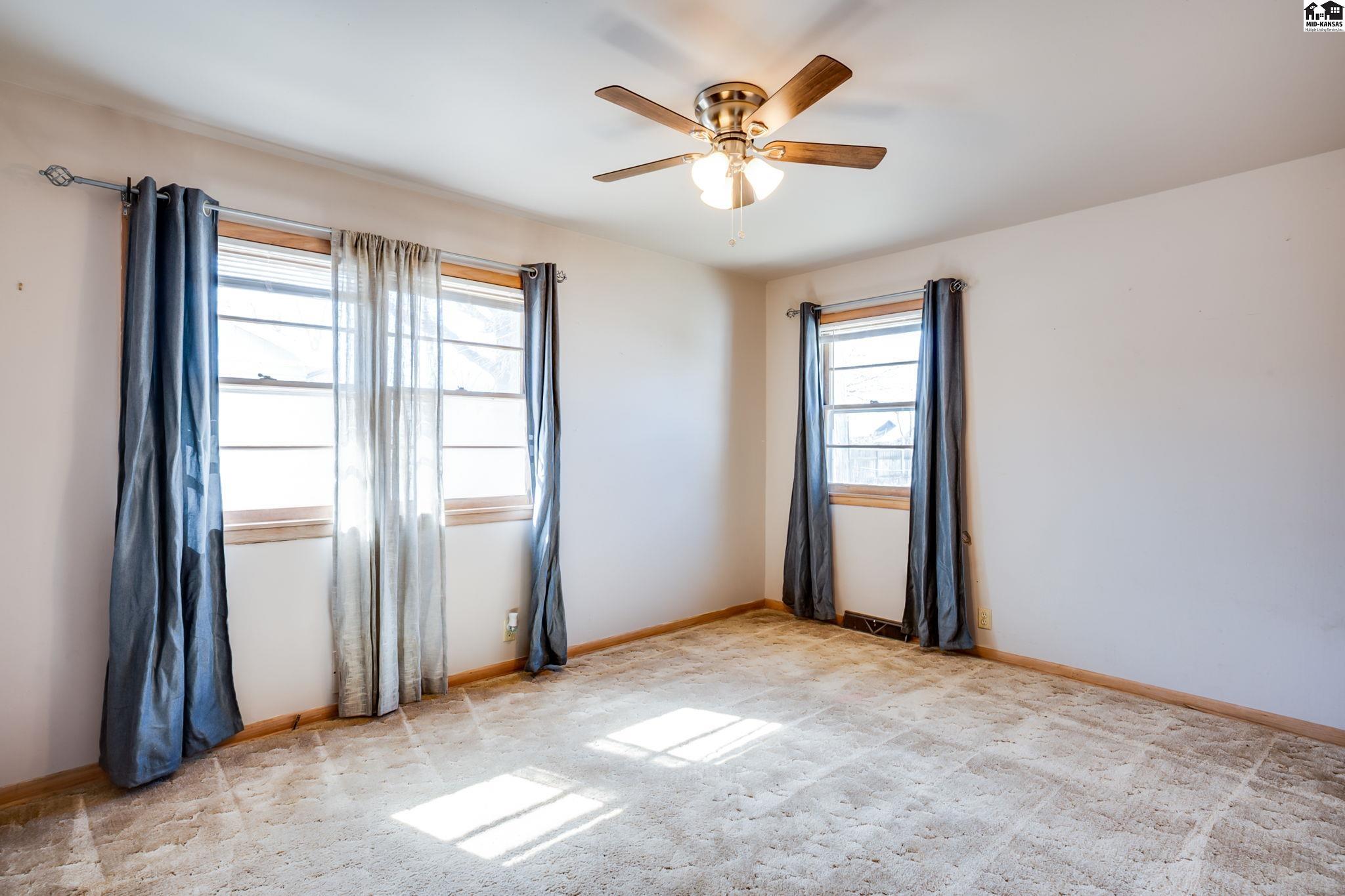 2207 N Tyler Street Hutchinson KS 67502