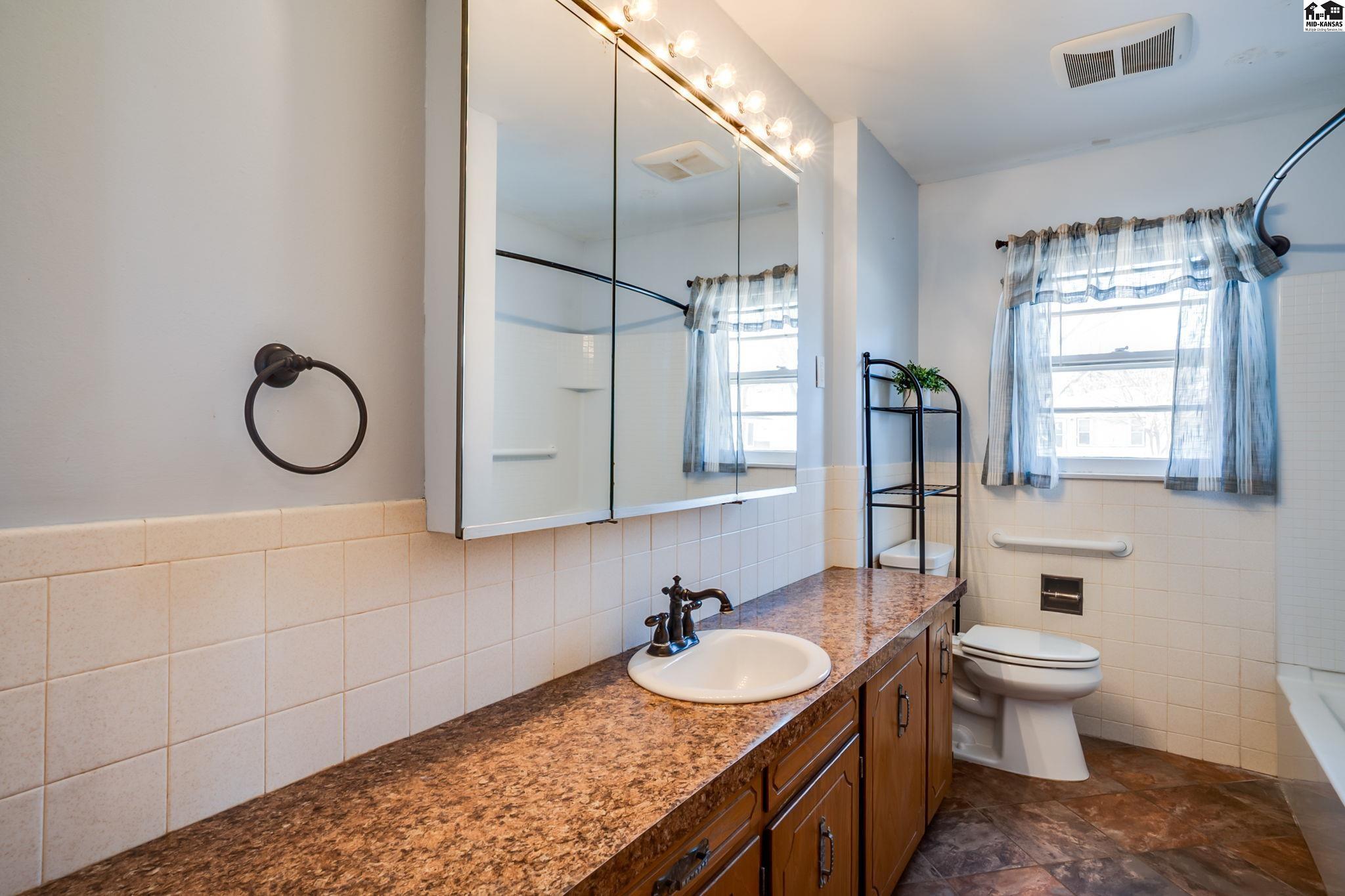 2207 N Tyler Street Hutchinson KS 67502