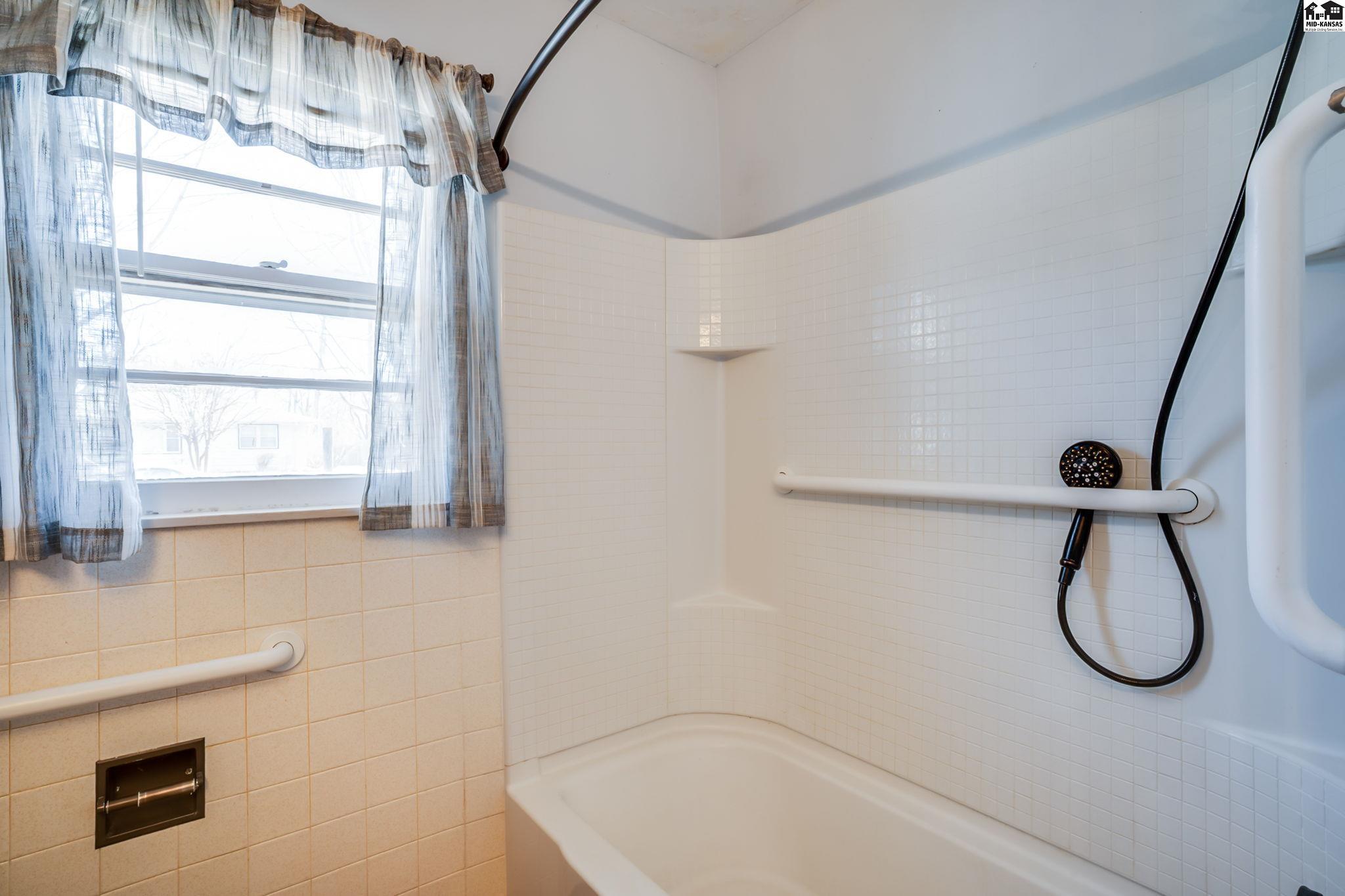 2207 N Tyler Street Hutchinson KS 67502