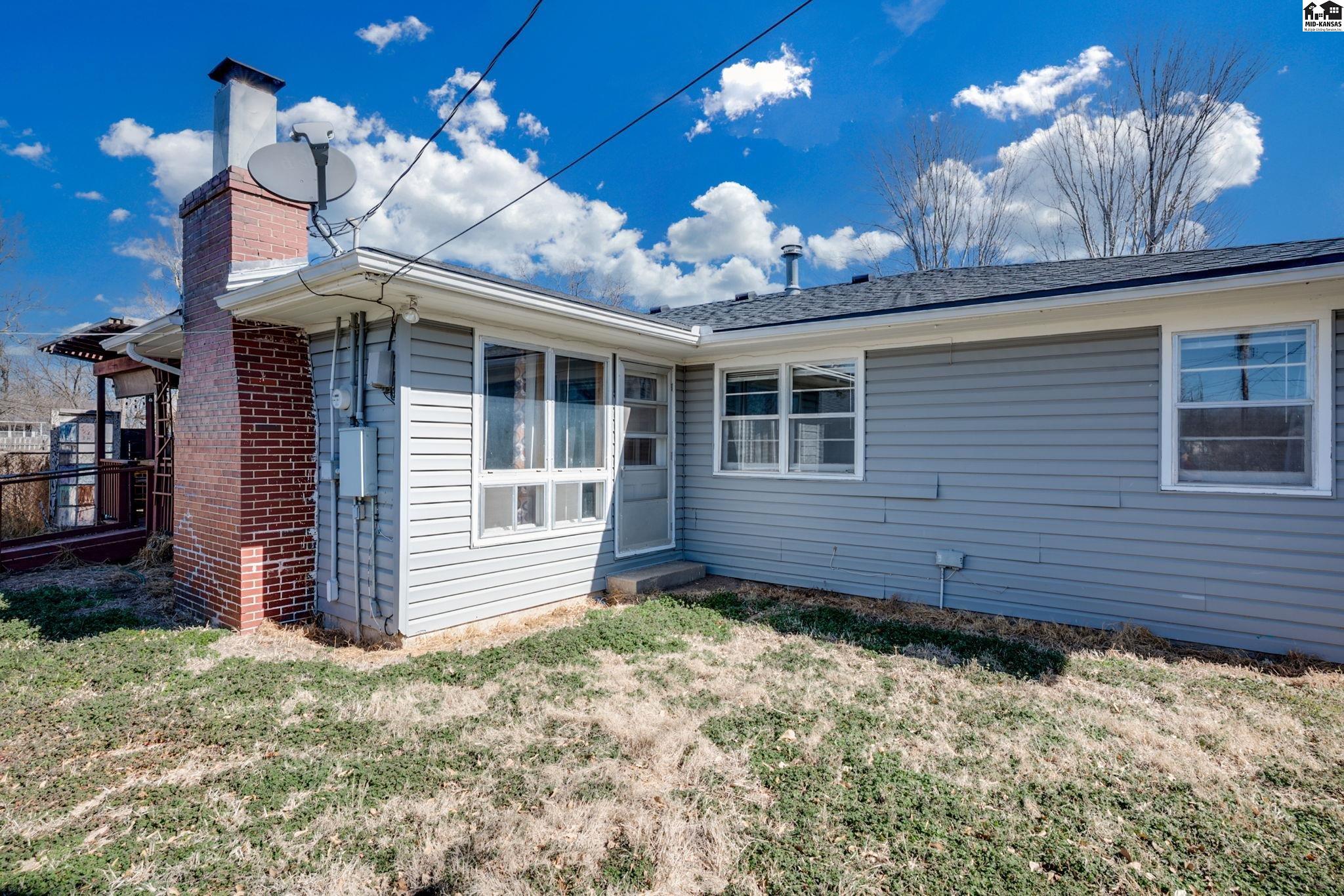 2207 N Tyler Street Hutchinson KS 67502