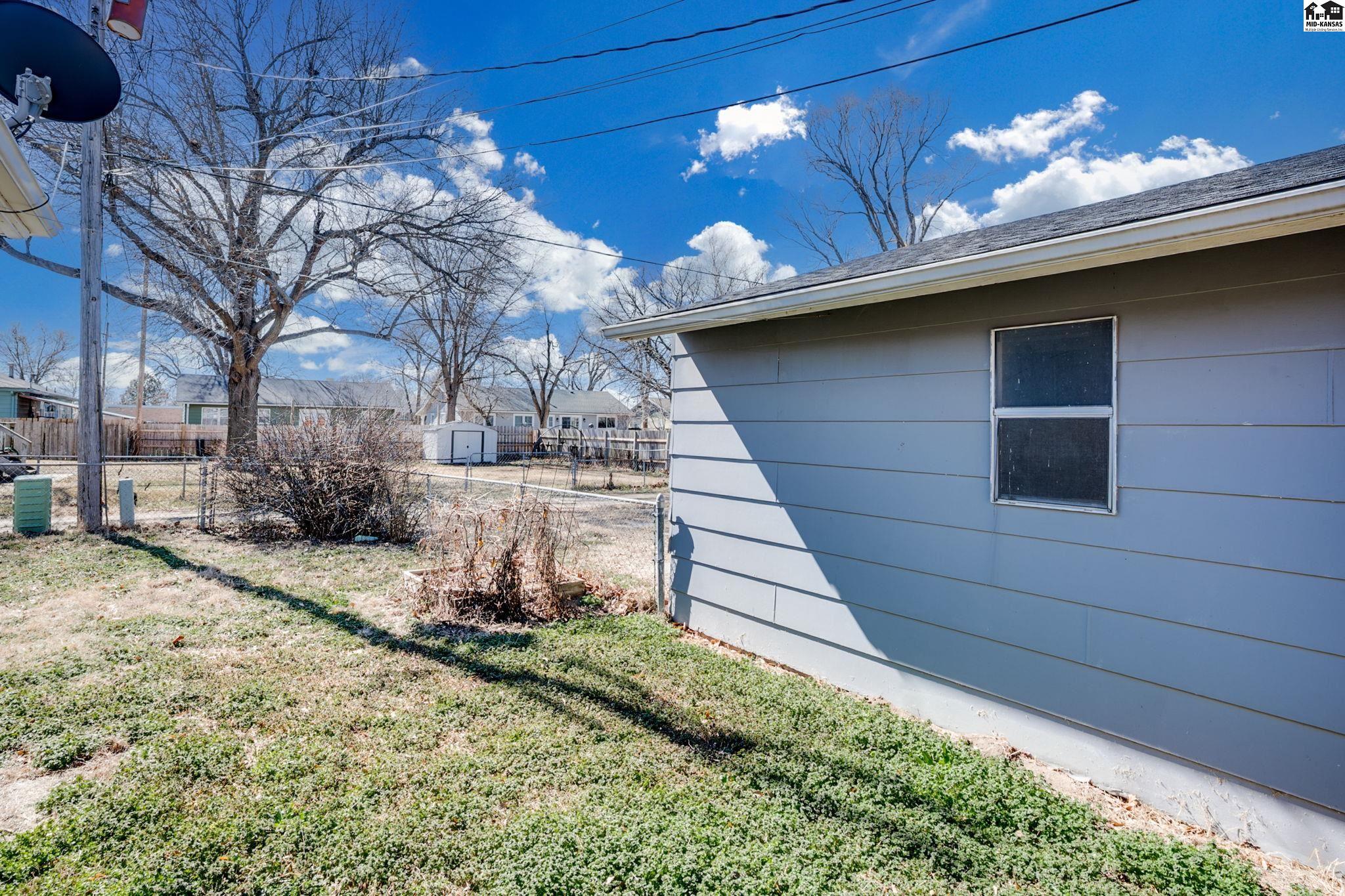 2207 N Tyler Street Hutchinson KS 67502