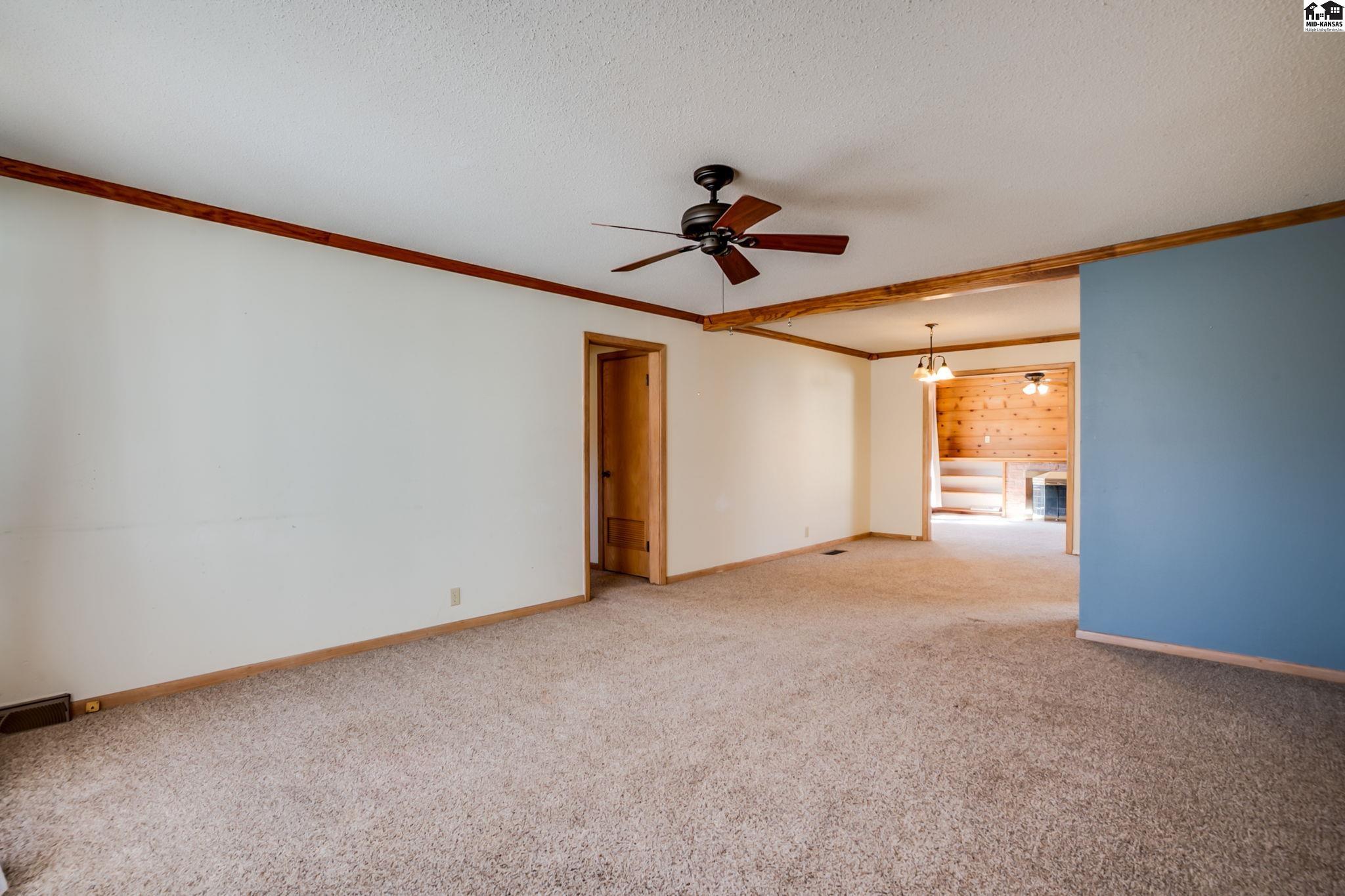 2207 N Tyler Street Hutchinson KS 67502