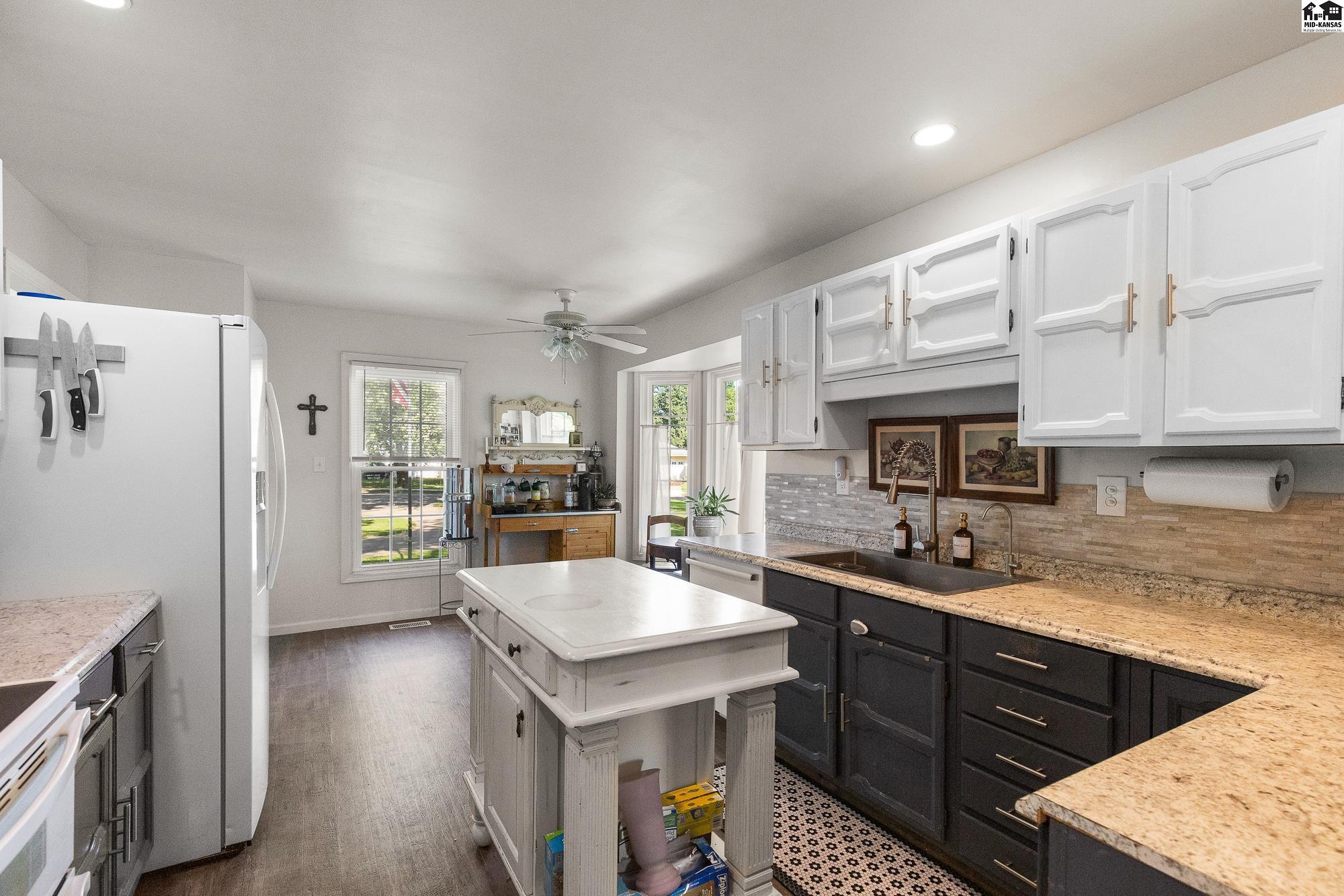 401 N Kansas Street Haven KS 67543