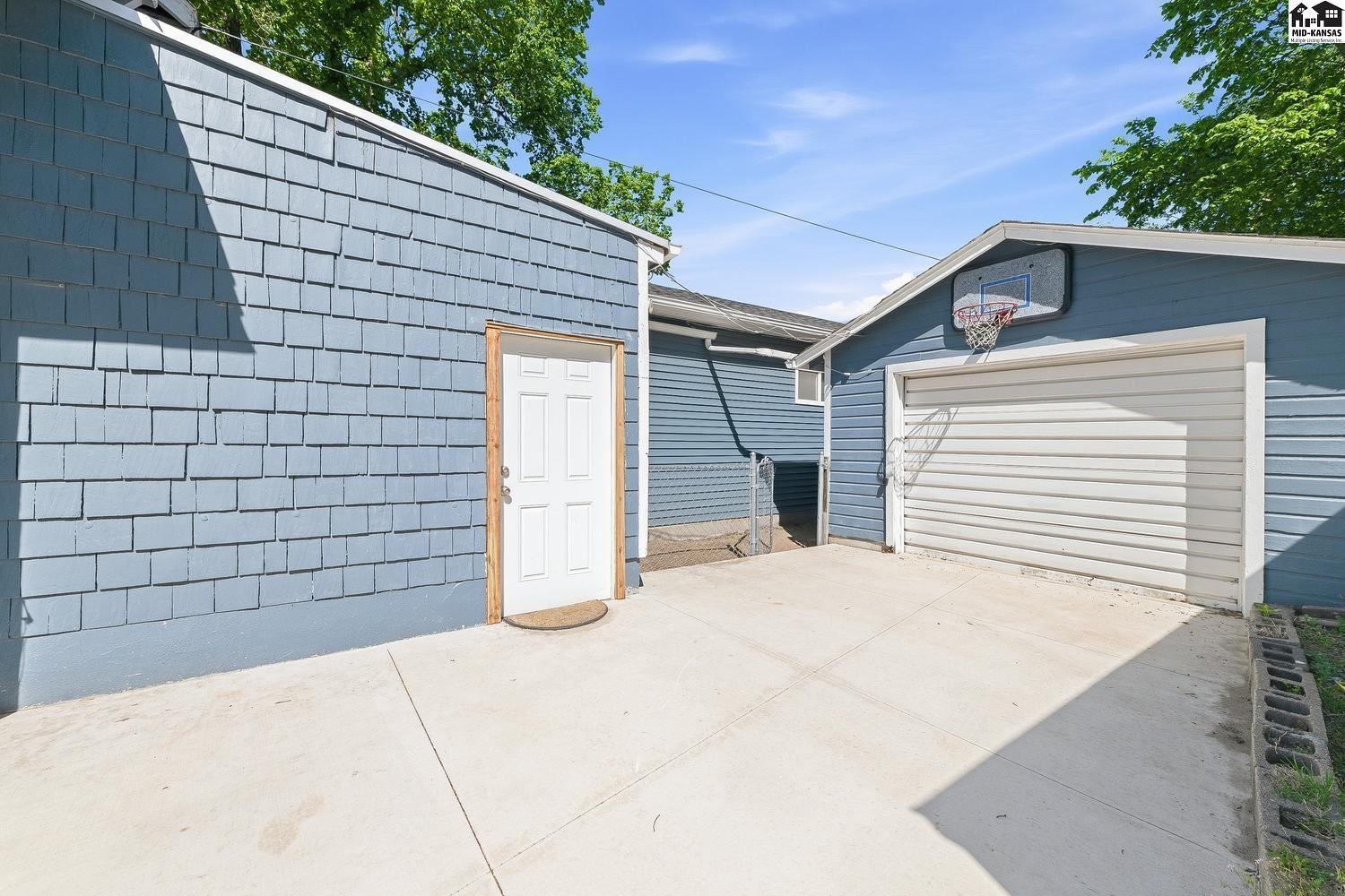 624 W 15th Avenue Hutchinson KS 67501