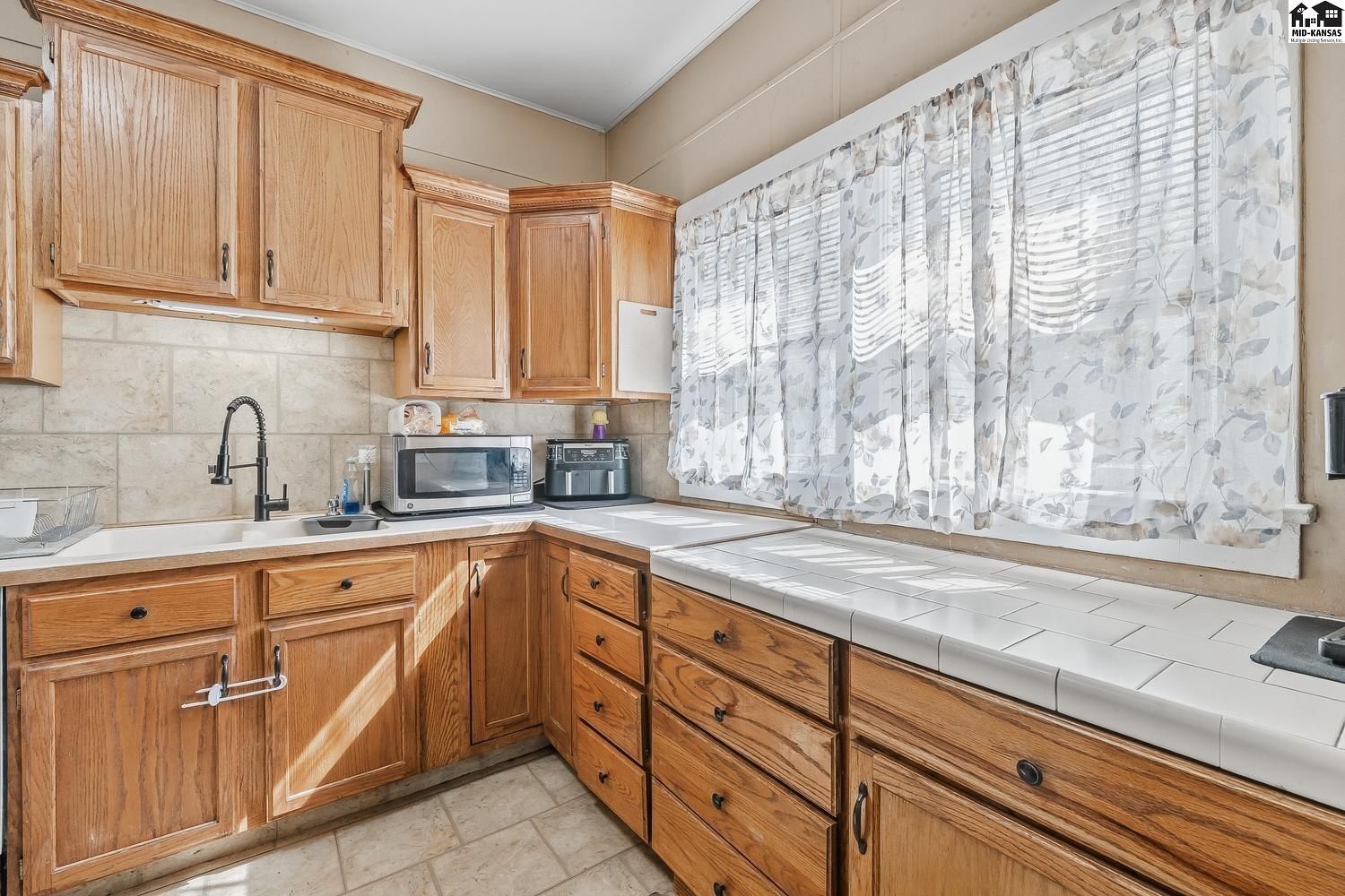 624 W 15th Avenue Hutchinson KS 67501