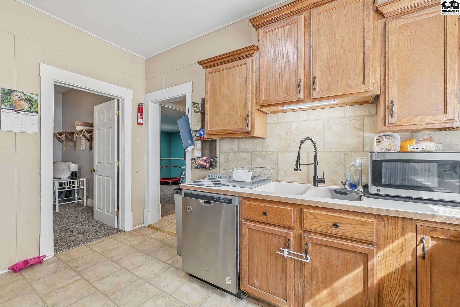 624 W 15th Avenue Hutchinson KS 67501