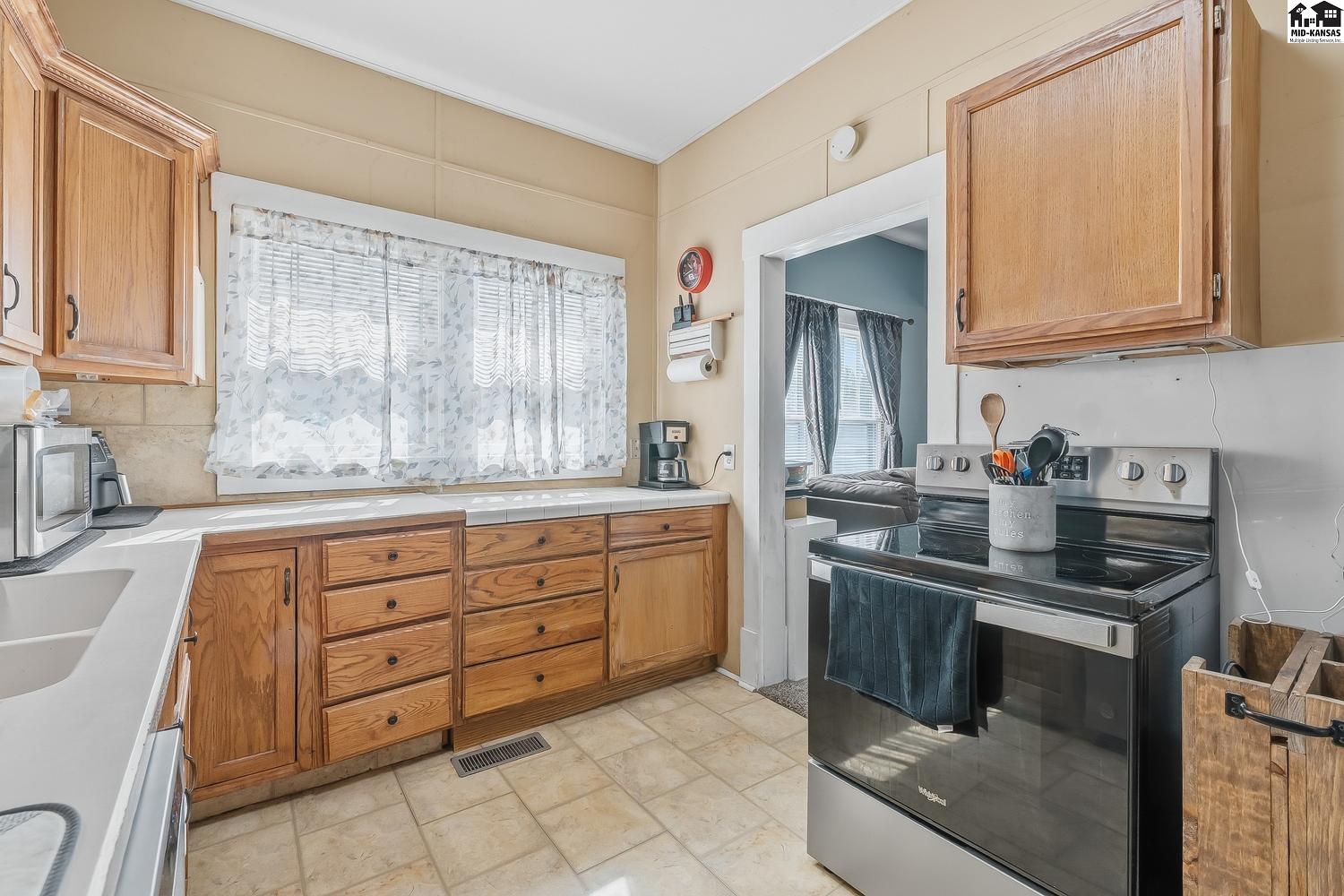 624 W 15th Avenue Hutchinson KS 67501