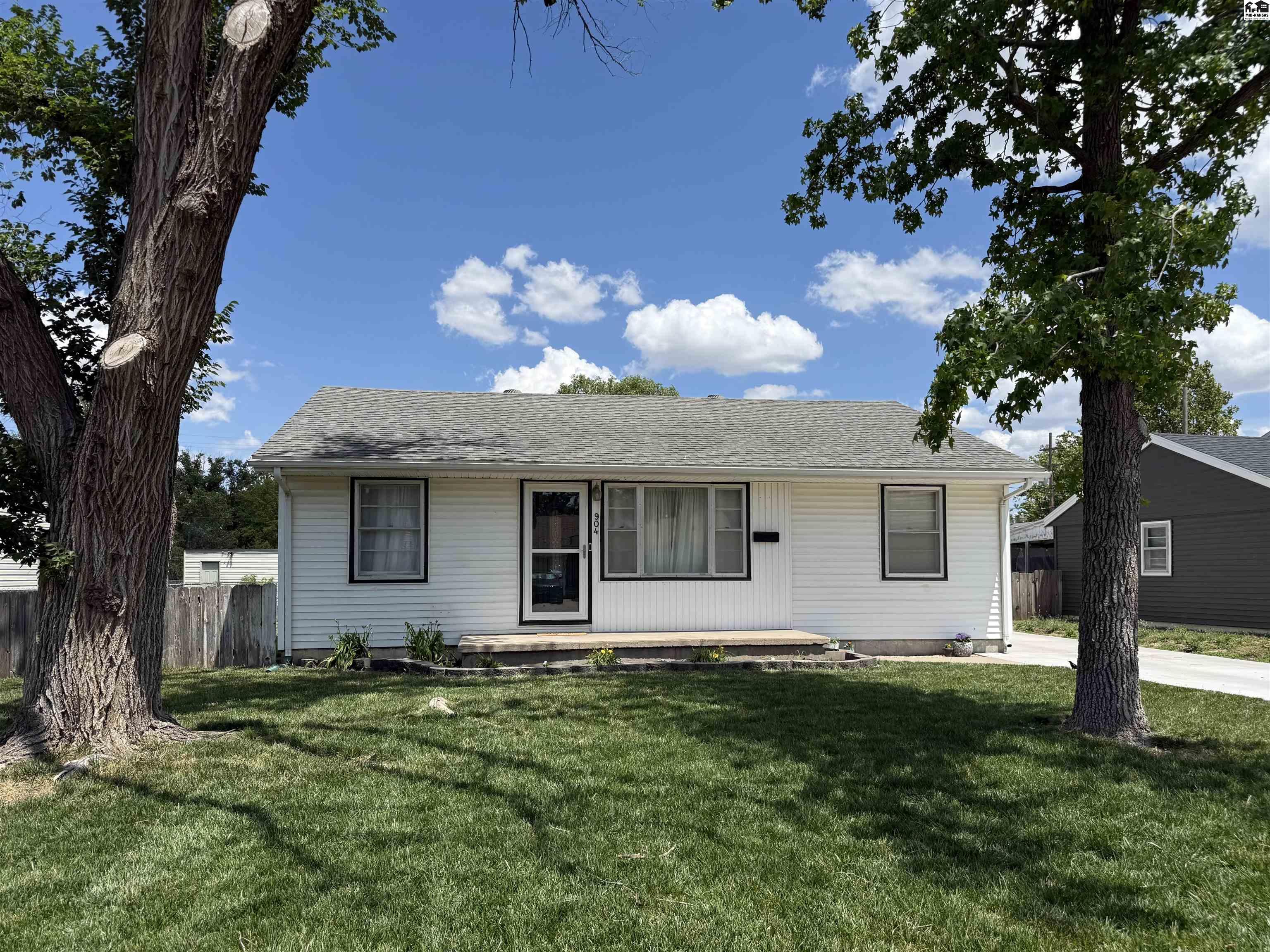 904 W 20th Avenue Hutchinson KS 67502
