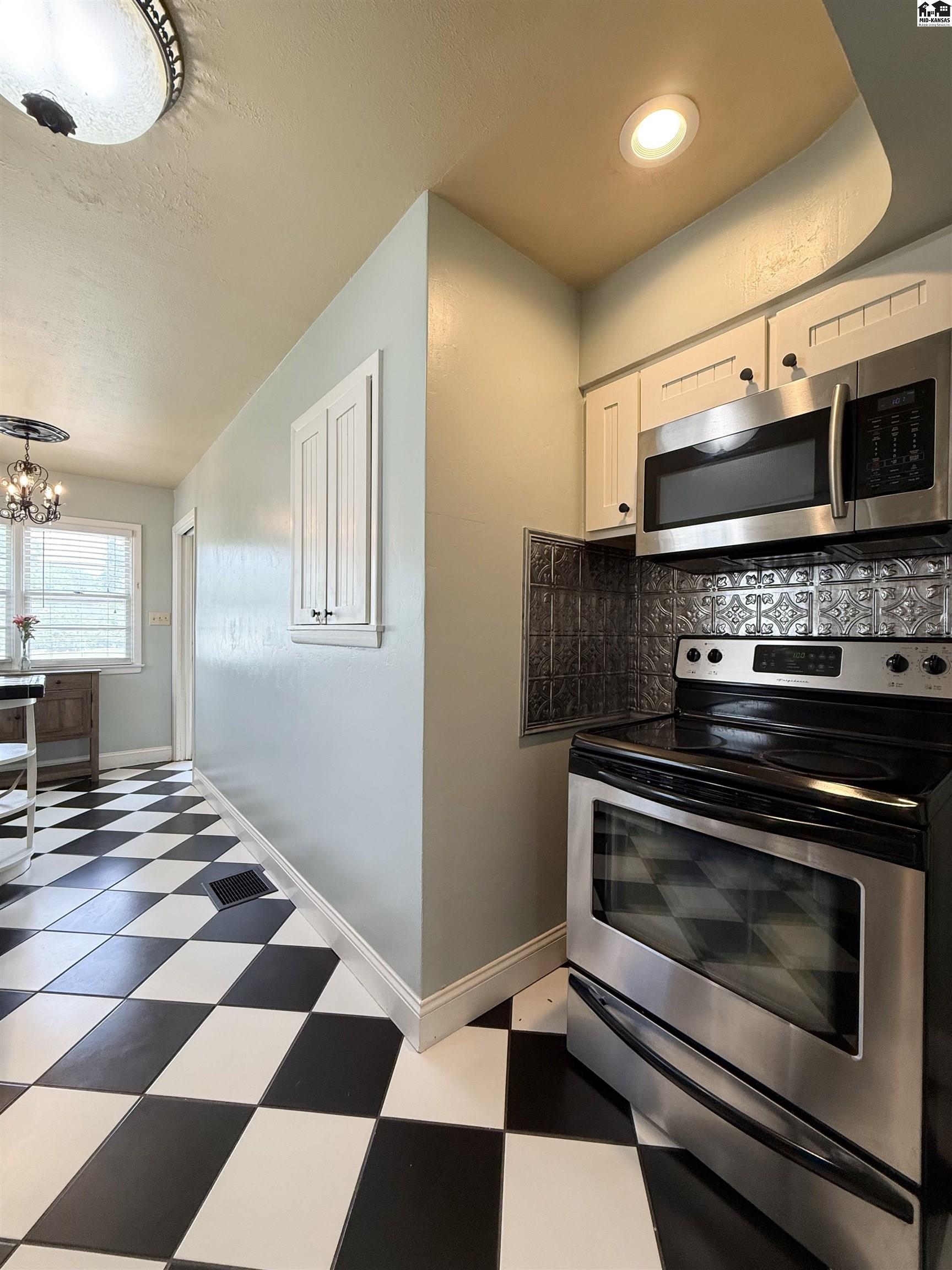 904 W 20th Avenue Hutchinson KS 67502