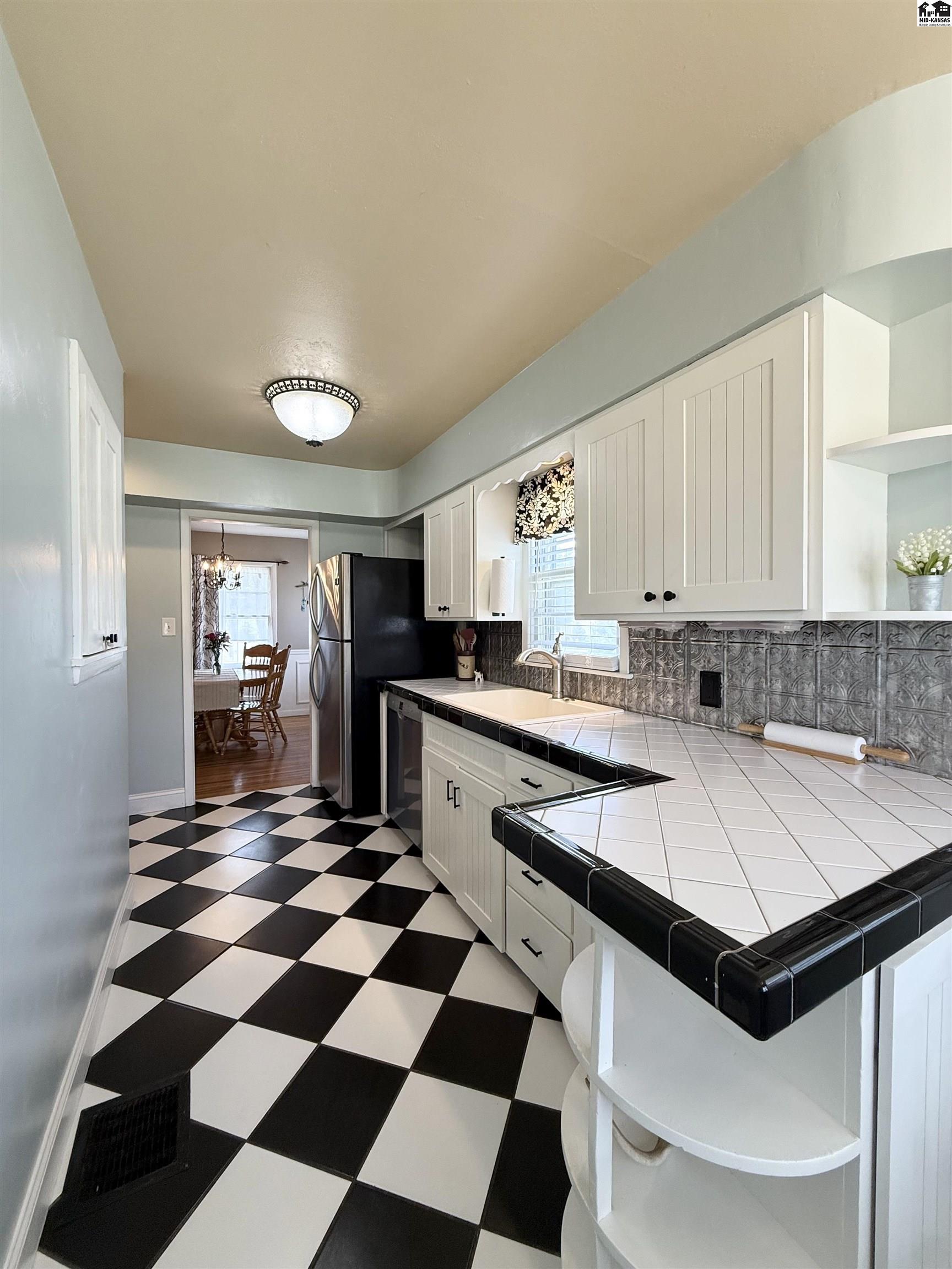 904 W 20th Avenue Hutchinson KS 67502