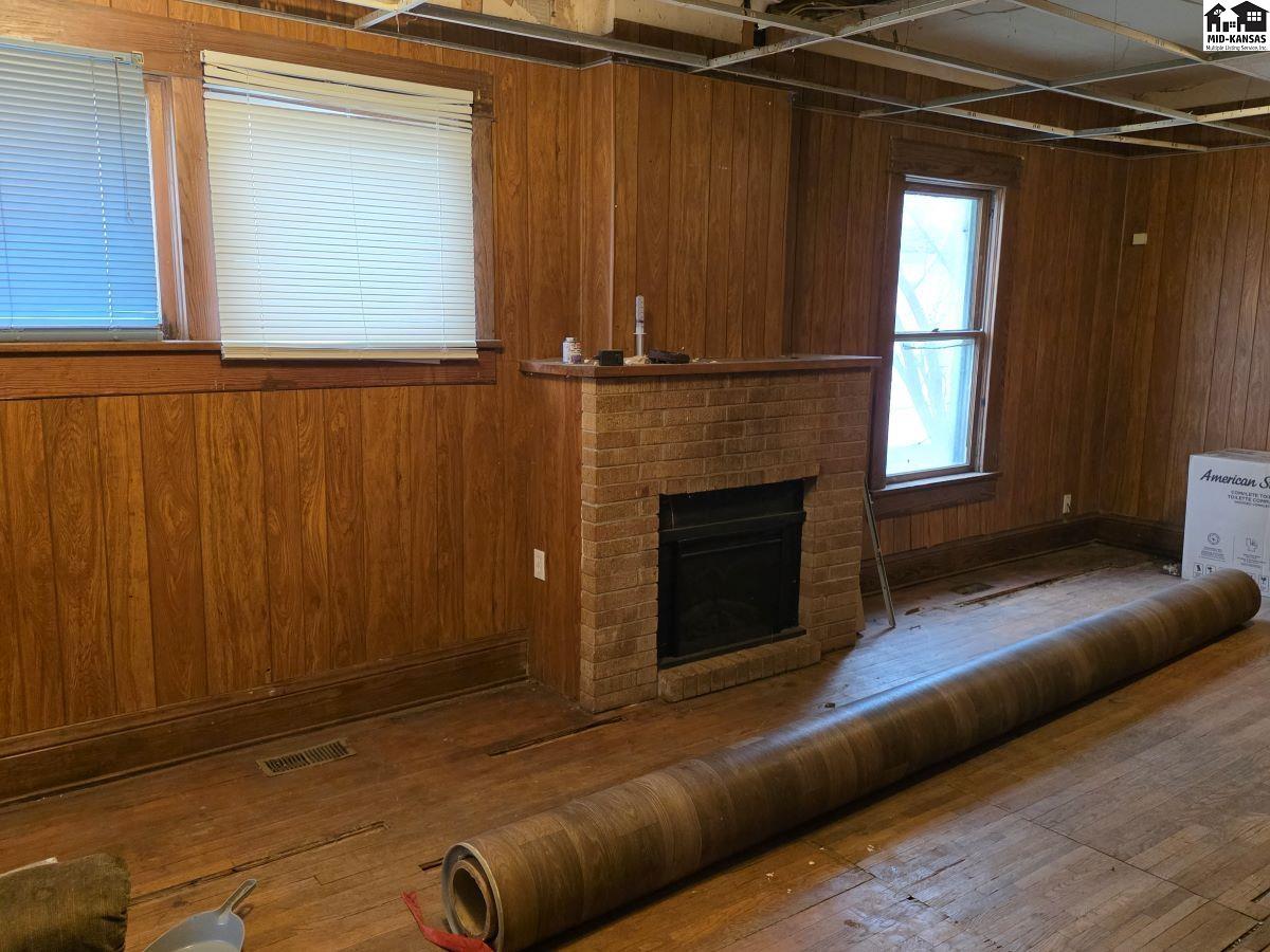 539 E Ave B Hutchinson KS 67501