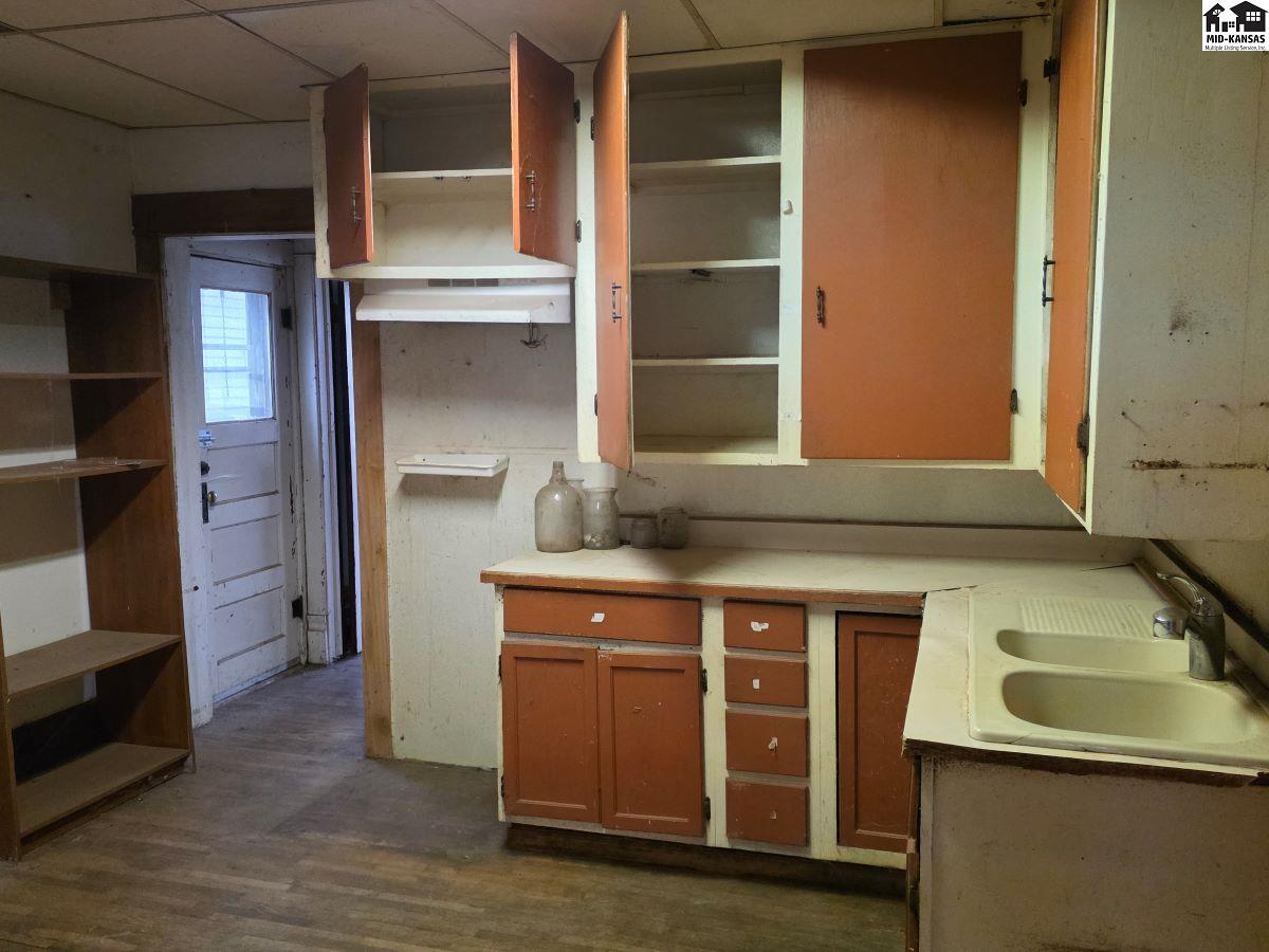 539 E Ave B Hutchinson KS 67501