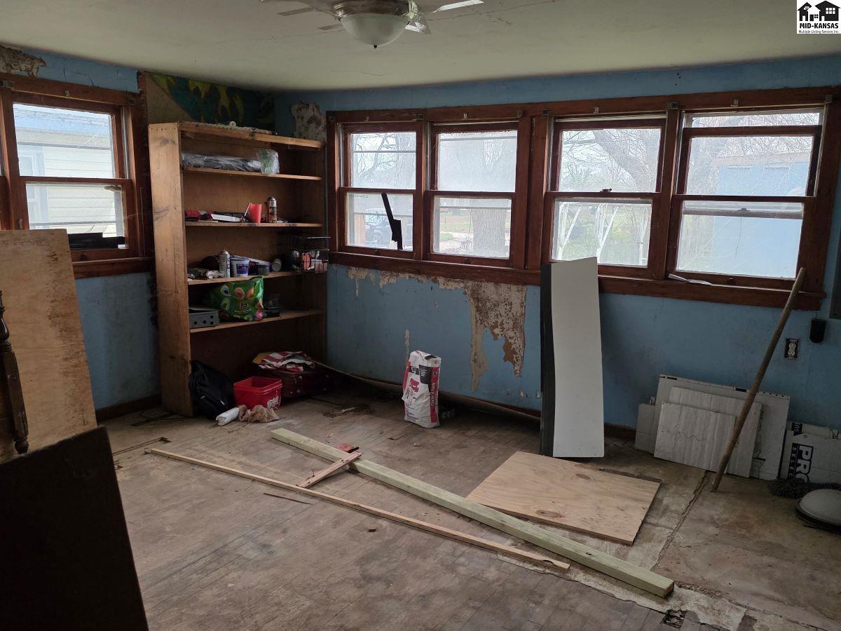 539 E Ave B Hutchinson KS 67501