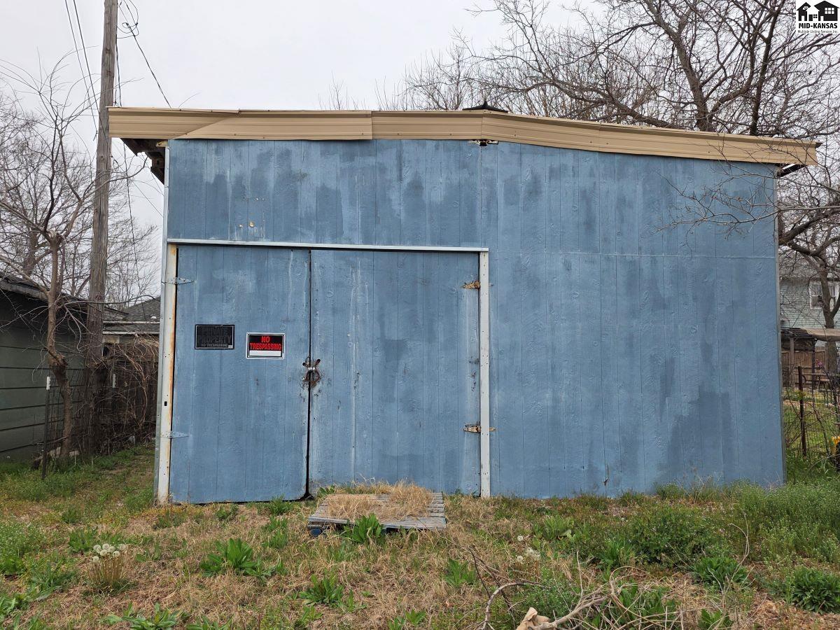 539 E Ave B Hutchinson KS 67501