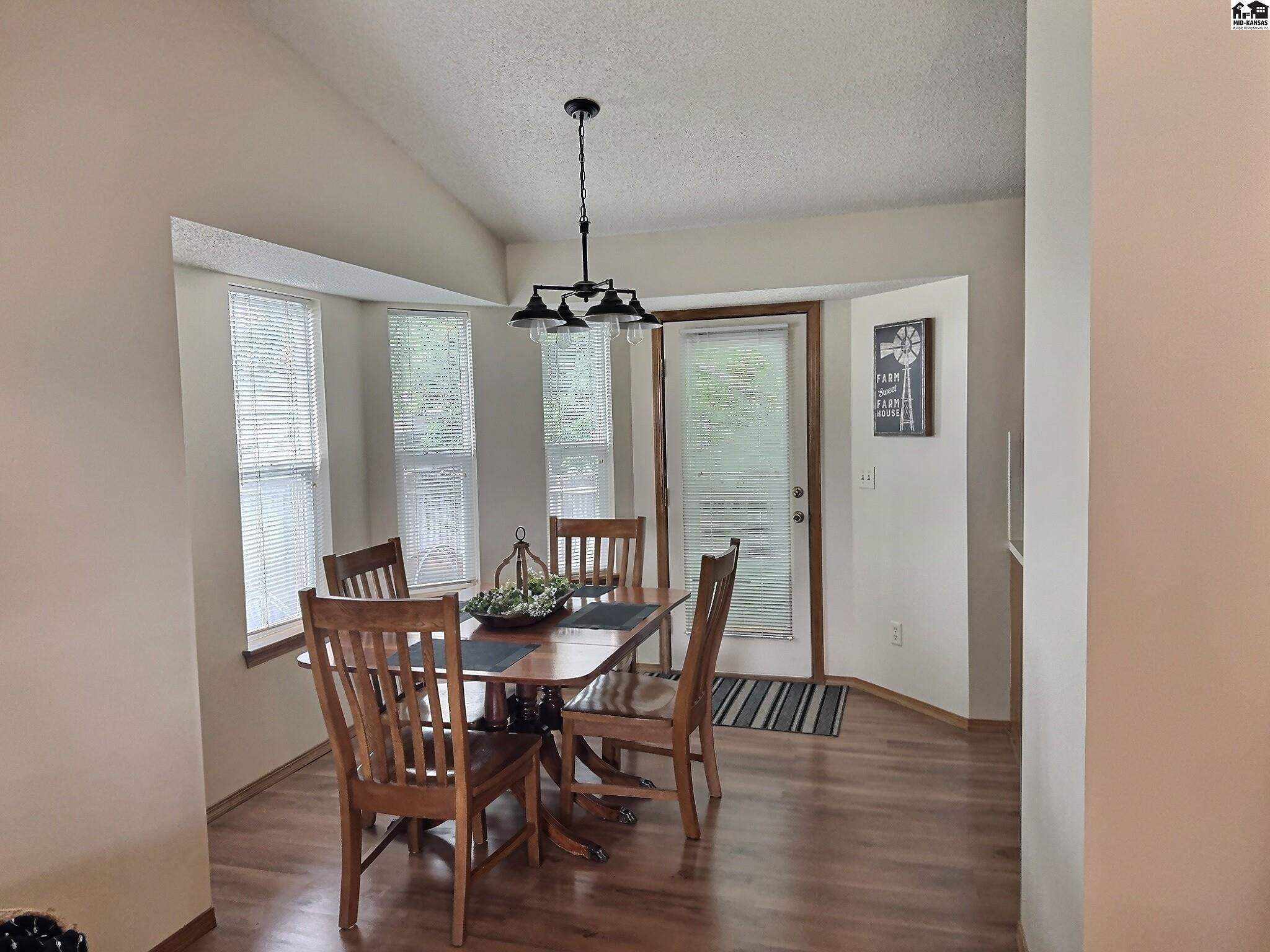 324 Victoria Road Newton KS 67114