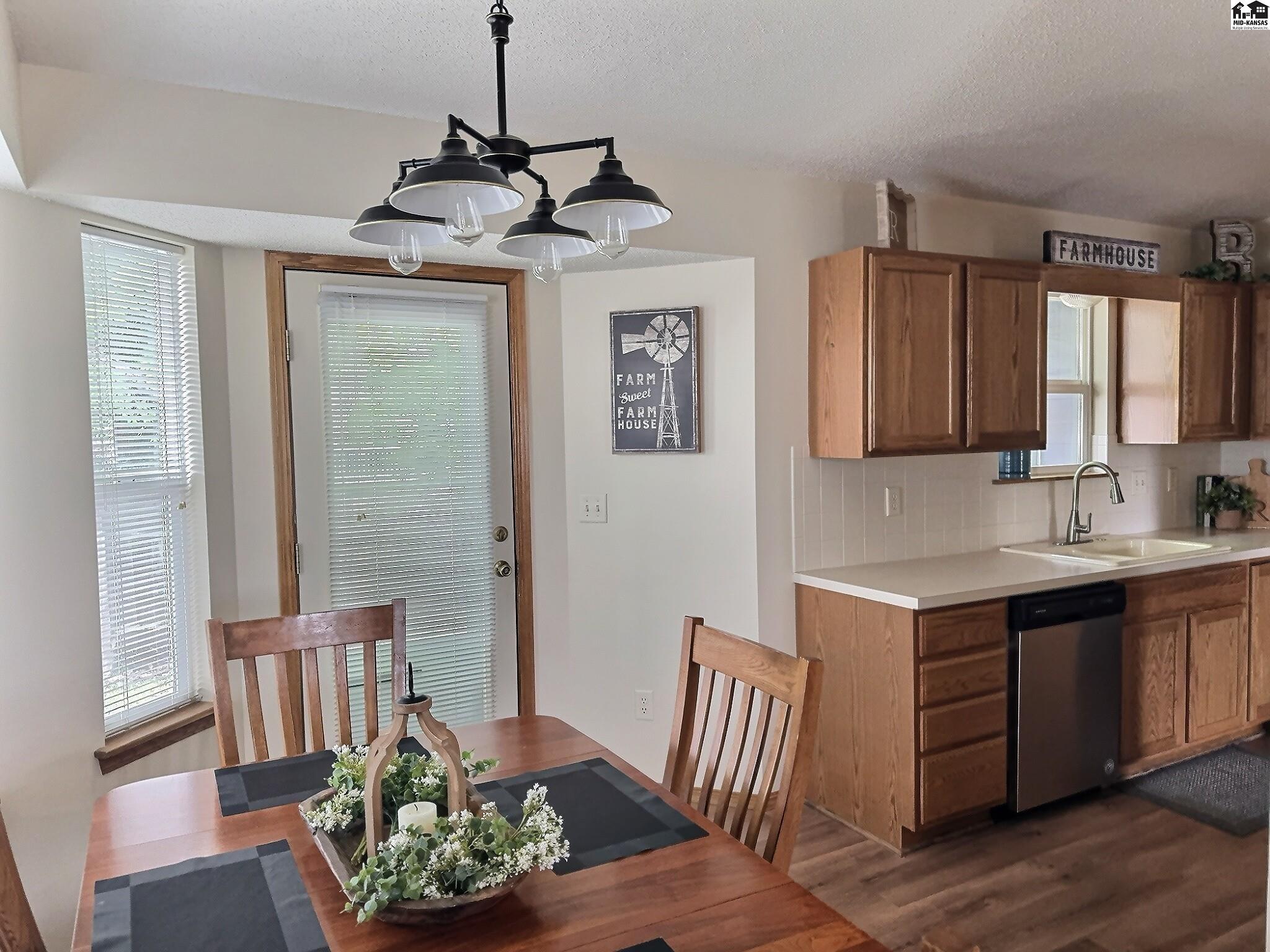 324 Victoria Road Newton KS 67114