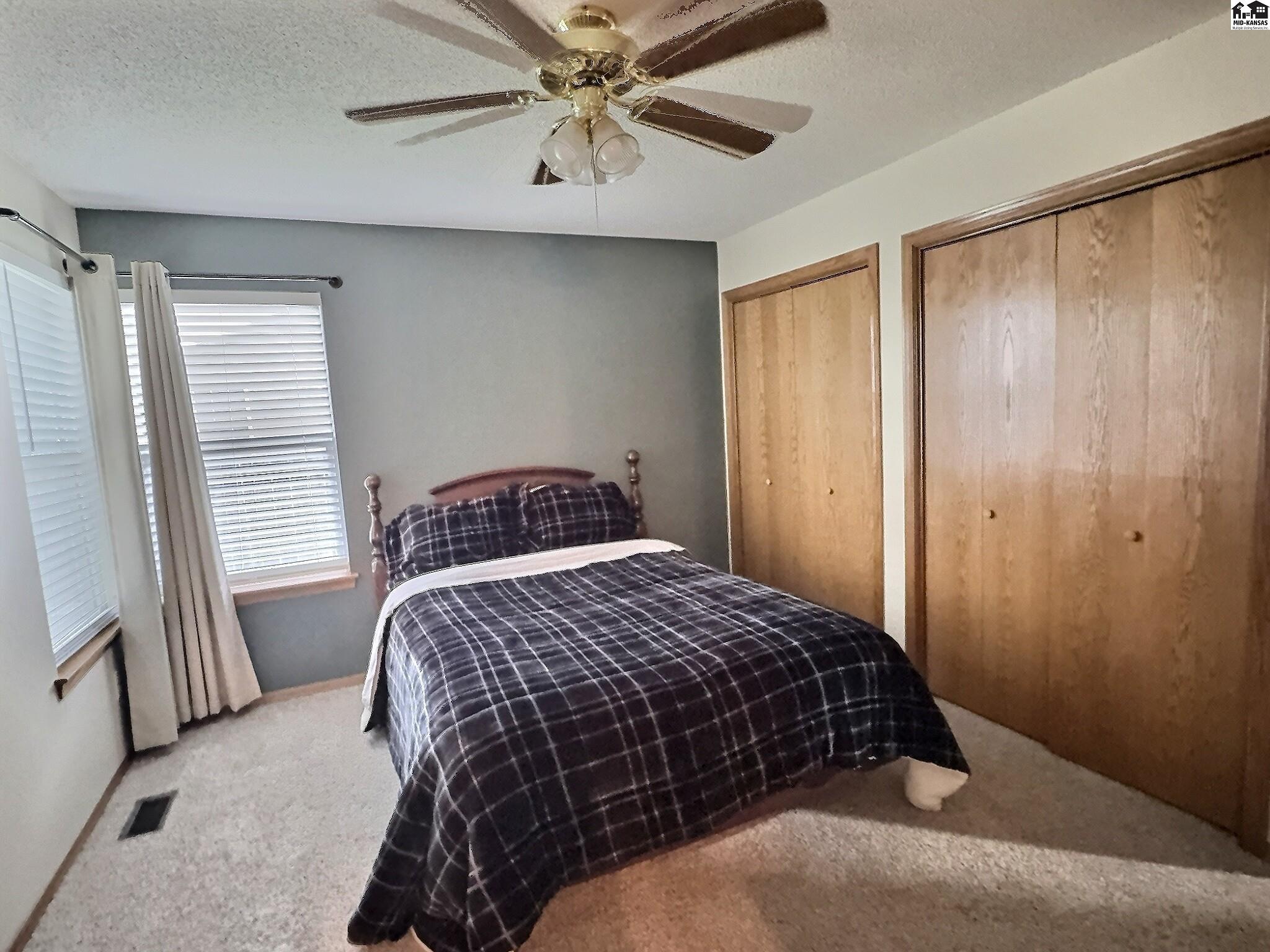 324 Victoria Road Newton KS 67114