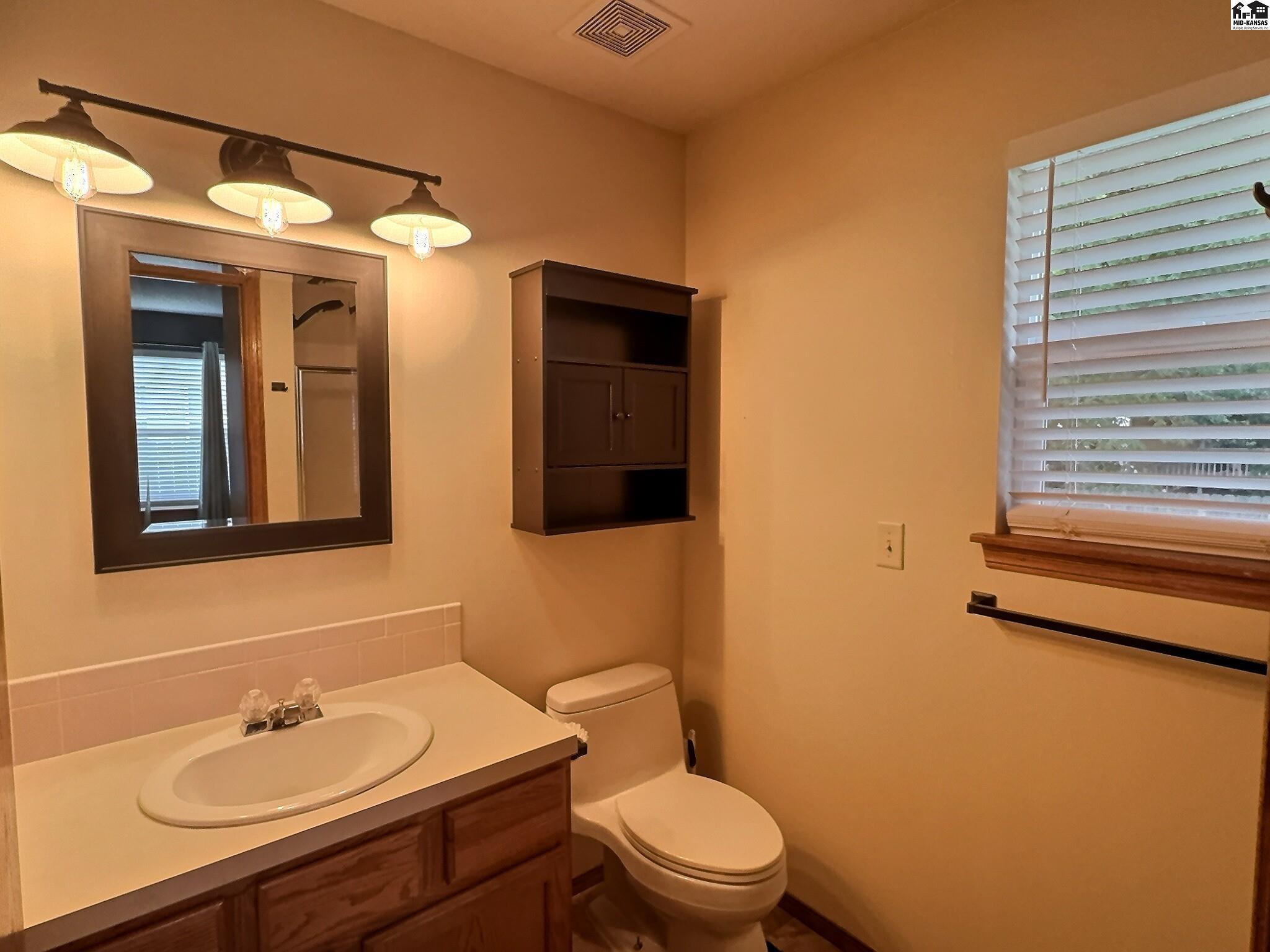 324 Victoria Road Newton KS 67114